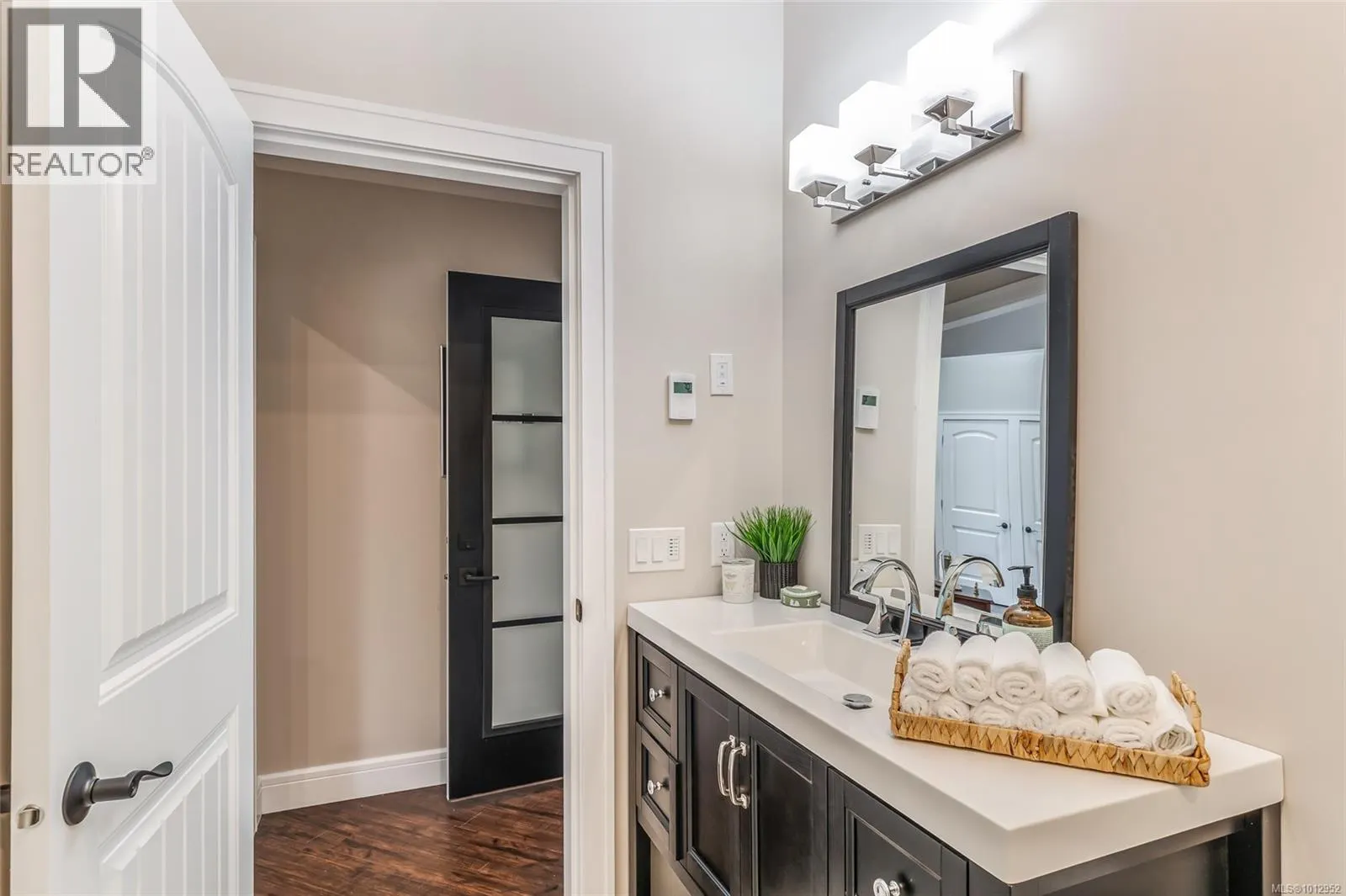 2200 Honey Wulff Close