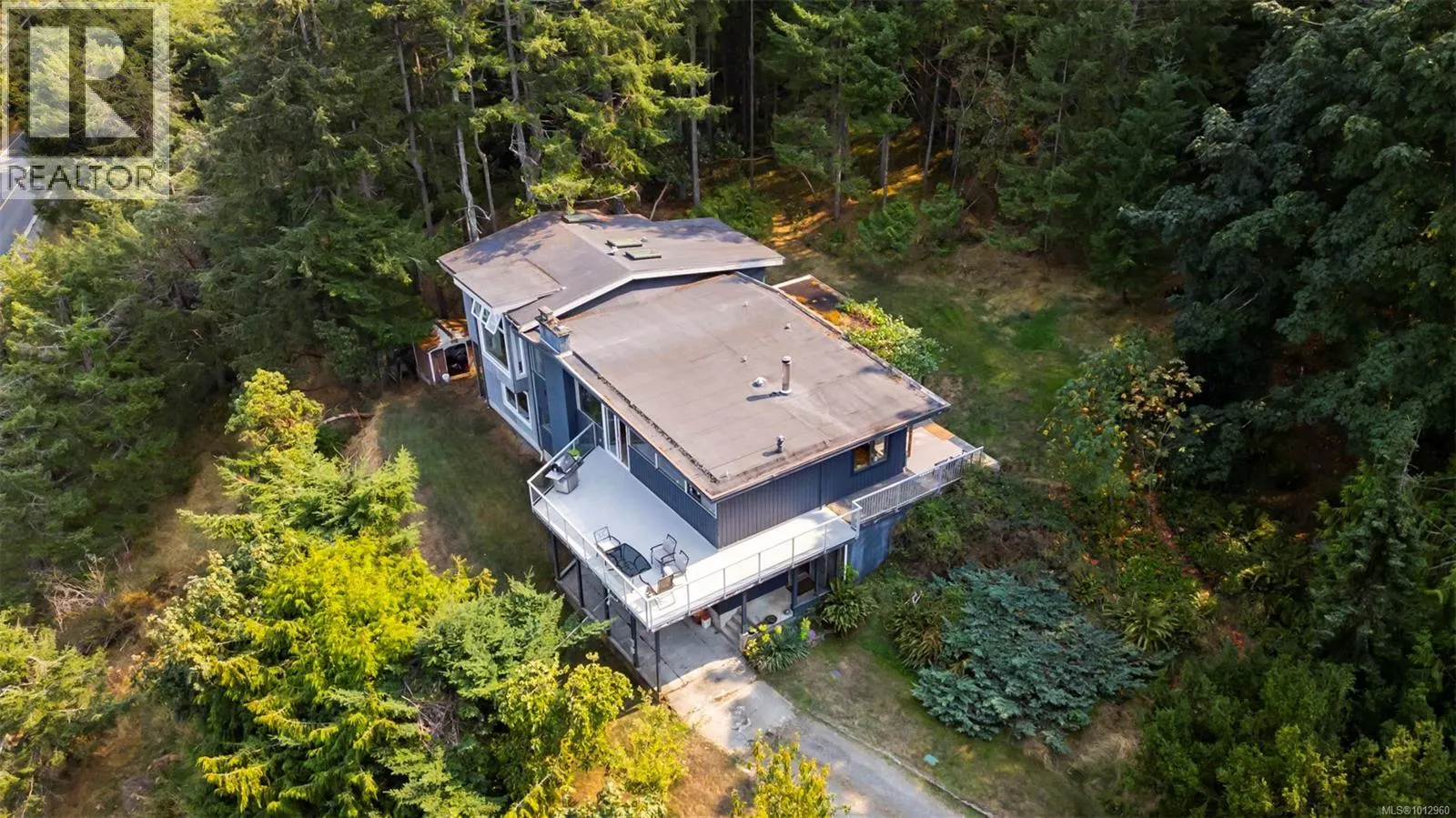 5207 Lost Lake Rd
