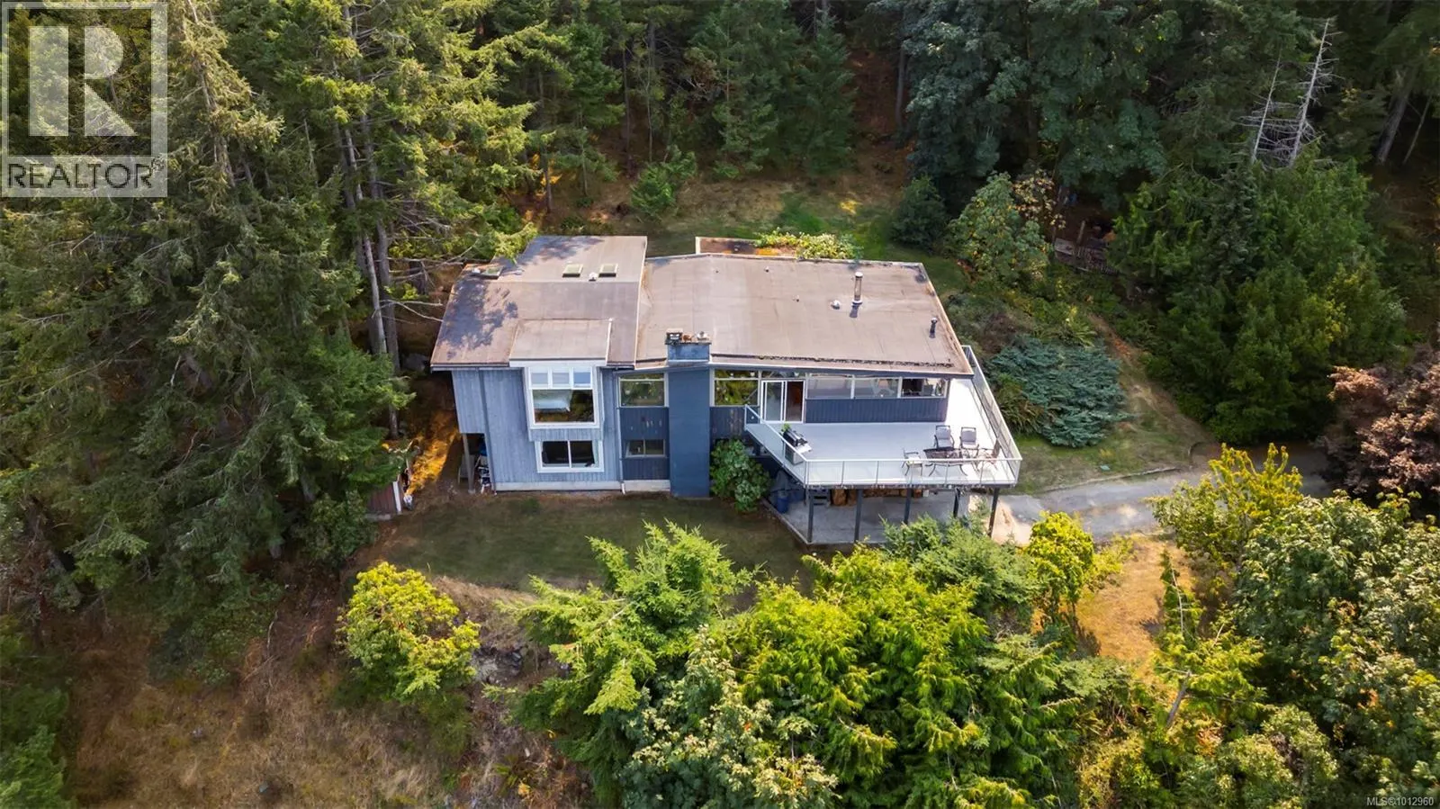 5207 Lost Lake Rd