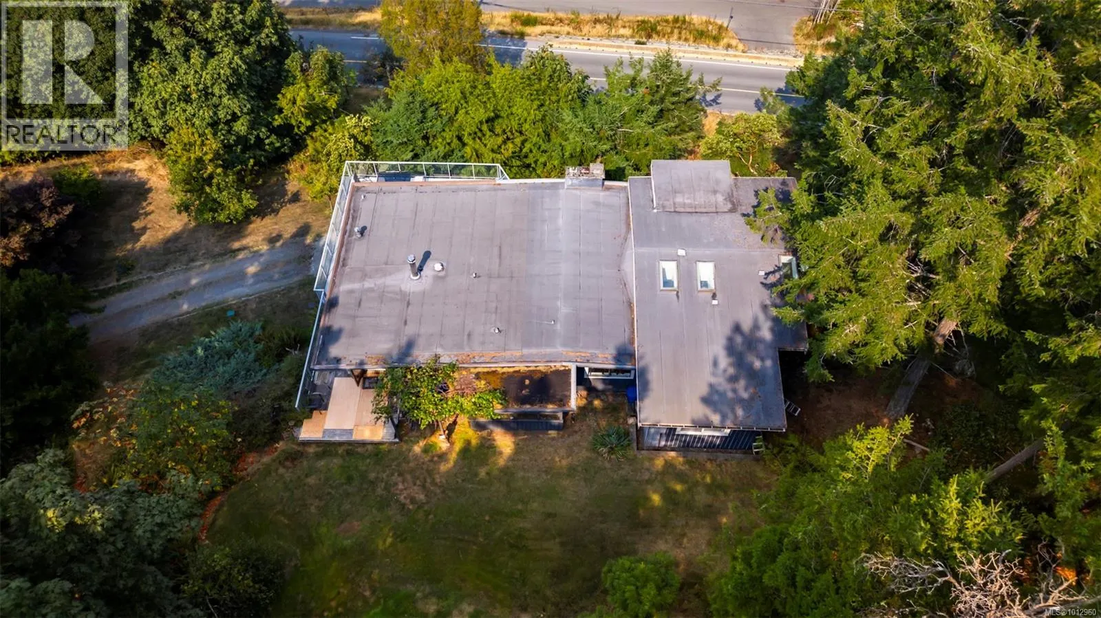 5207 Lost Lake Rd
