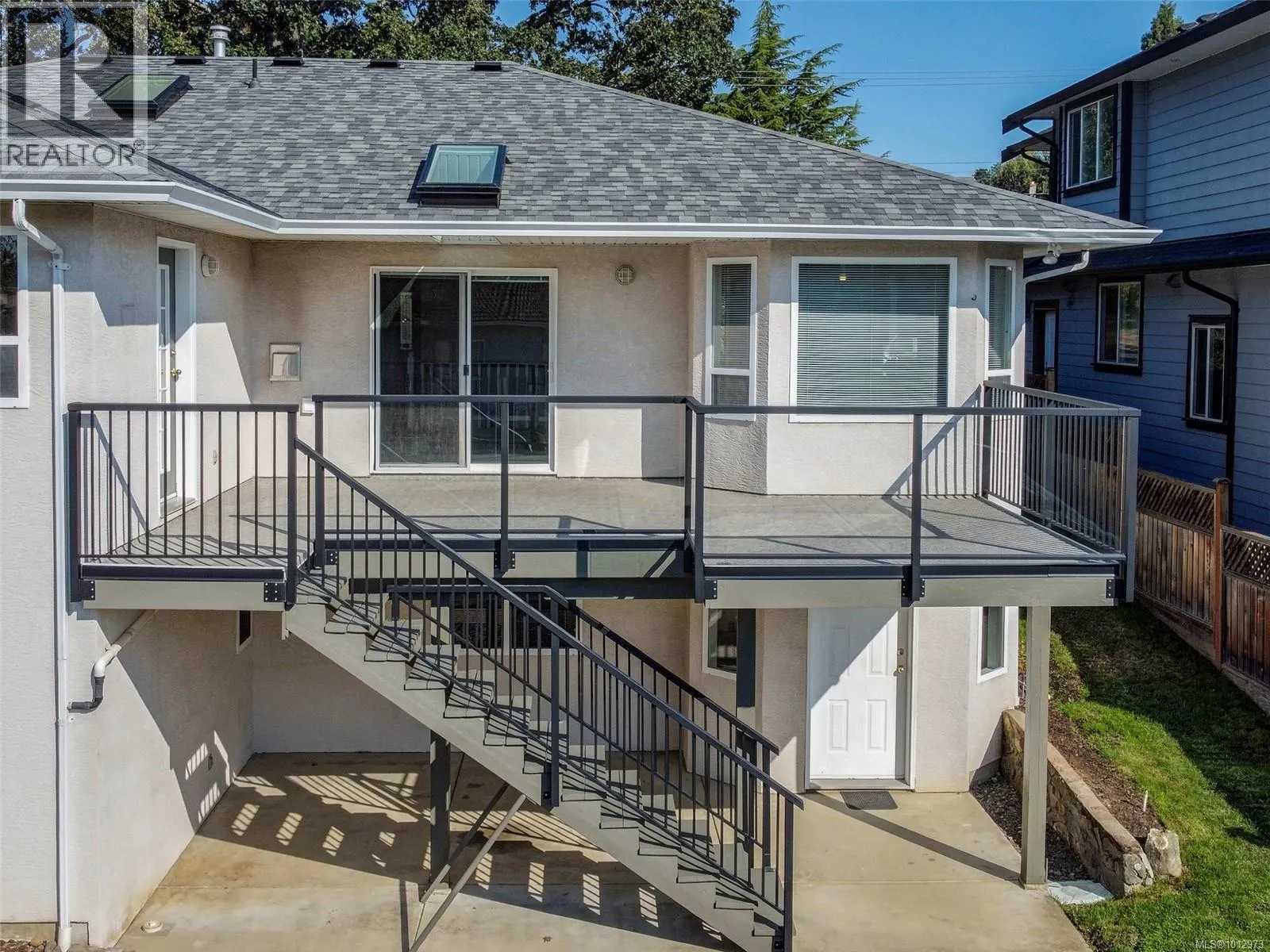 877 Beckwith Ave