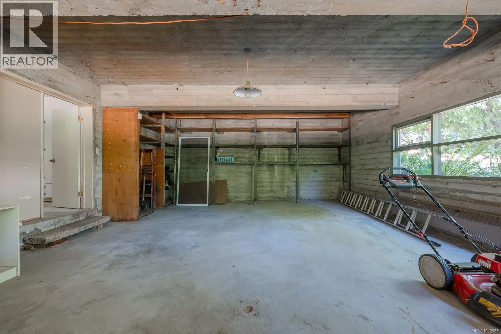 4343 Wellington Ave