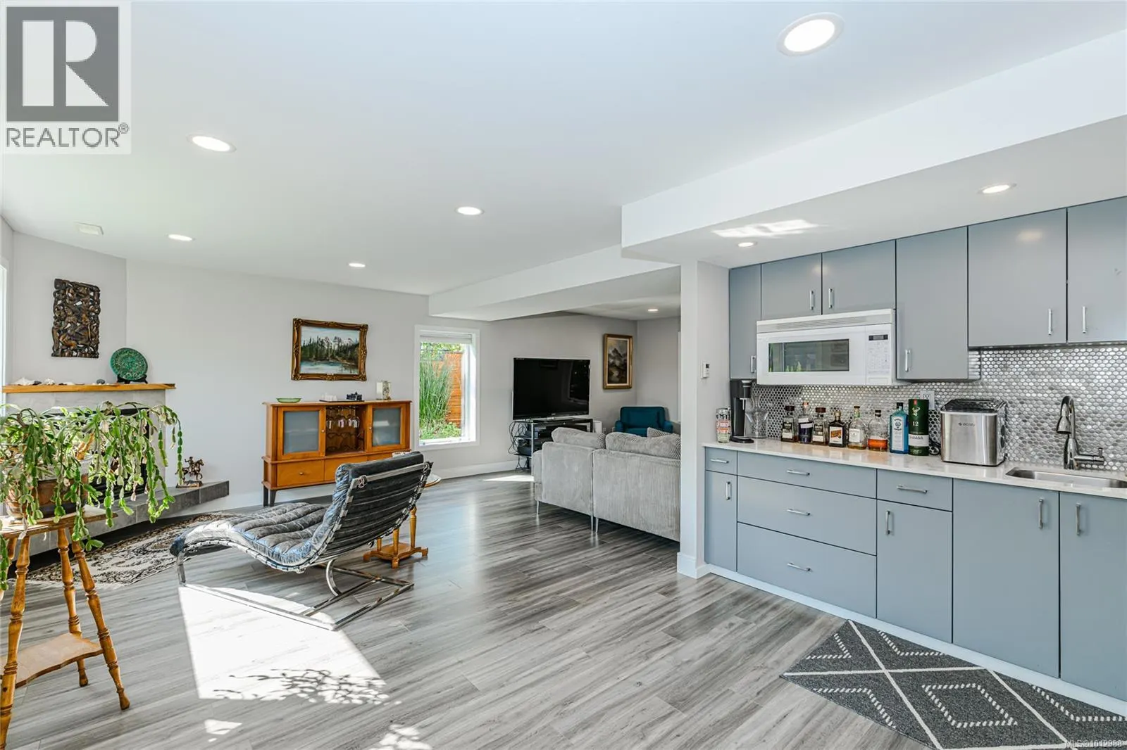 4461 Arsens Pl