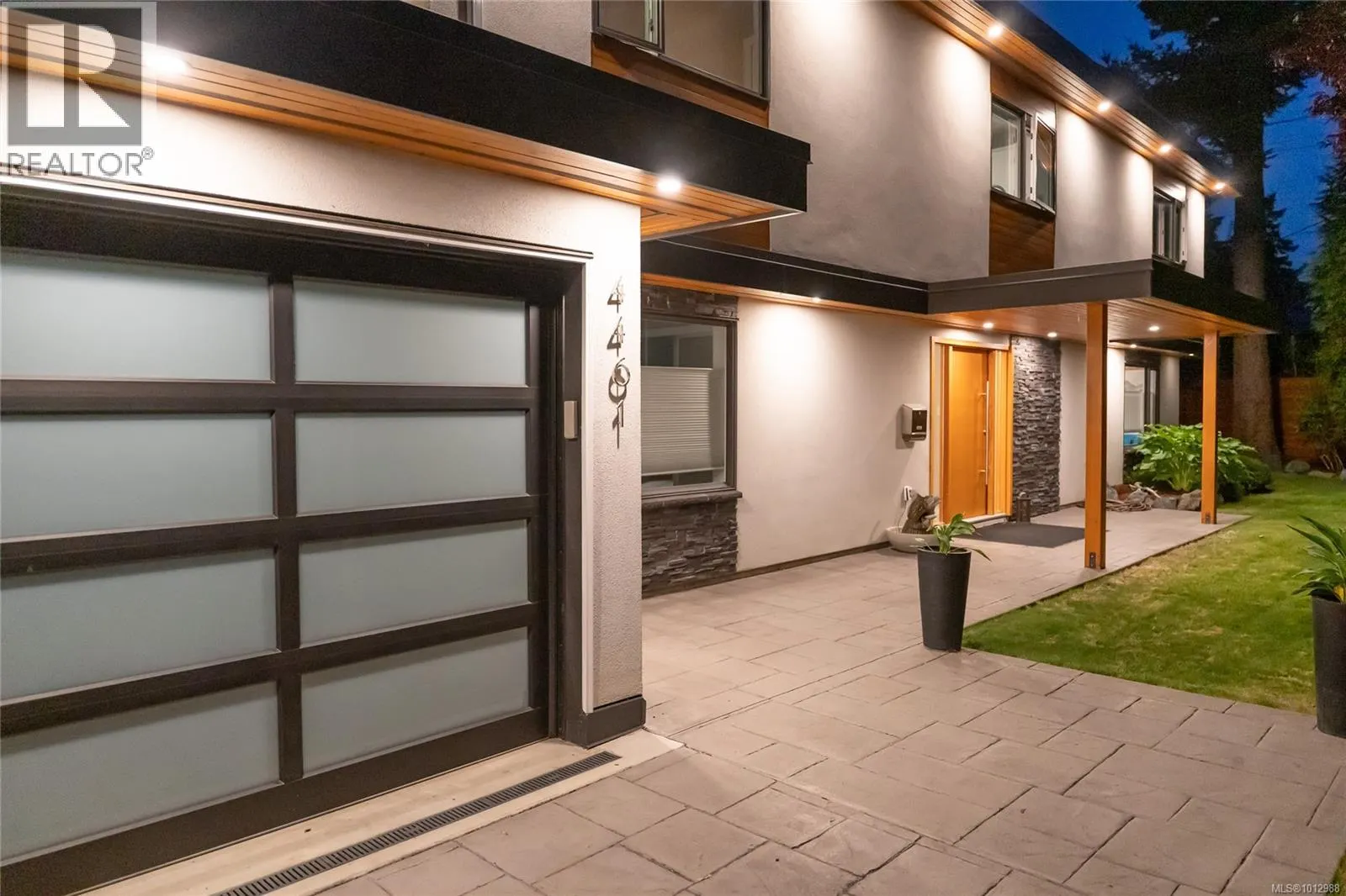 4461 Arsens Pl