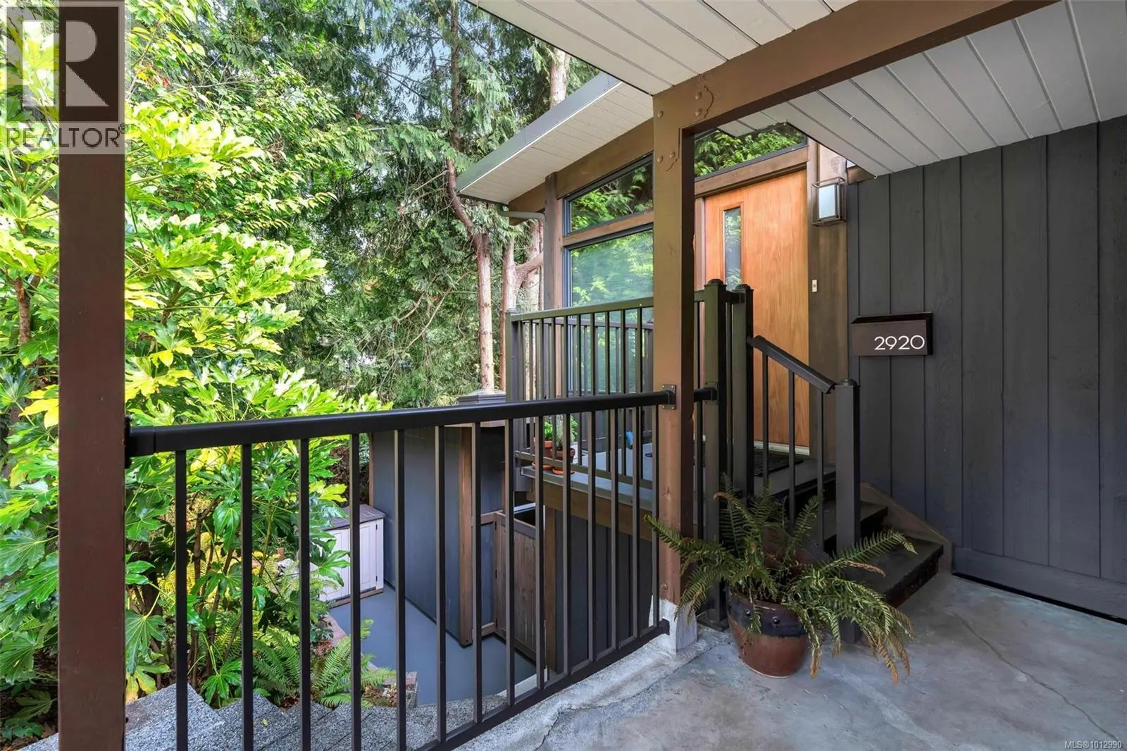 2920 Haliday Cres