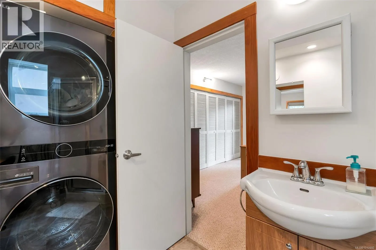 2920 Haliday Cres