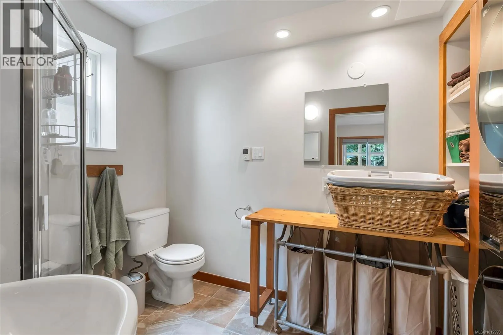 2920 Haliday Cres