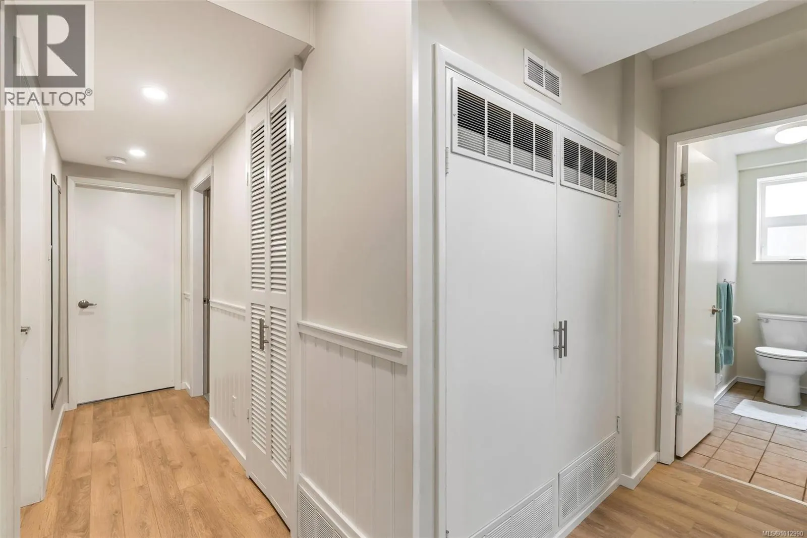 2920 Haliday Cres