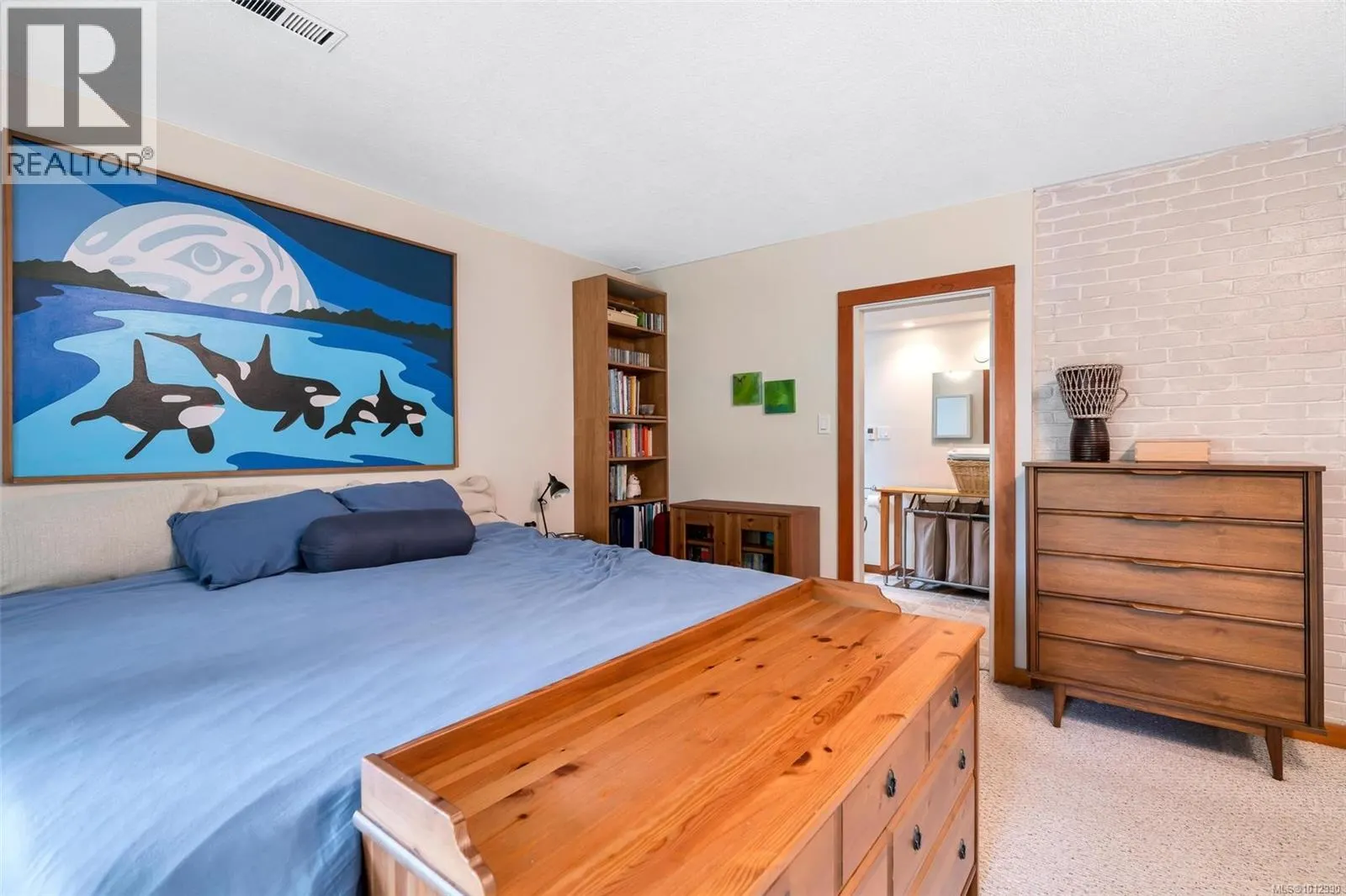 2920 Haliday Cres