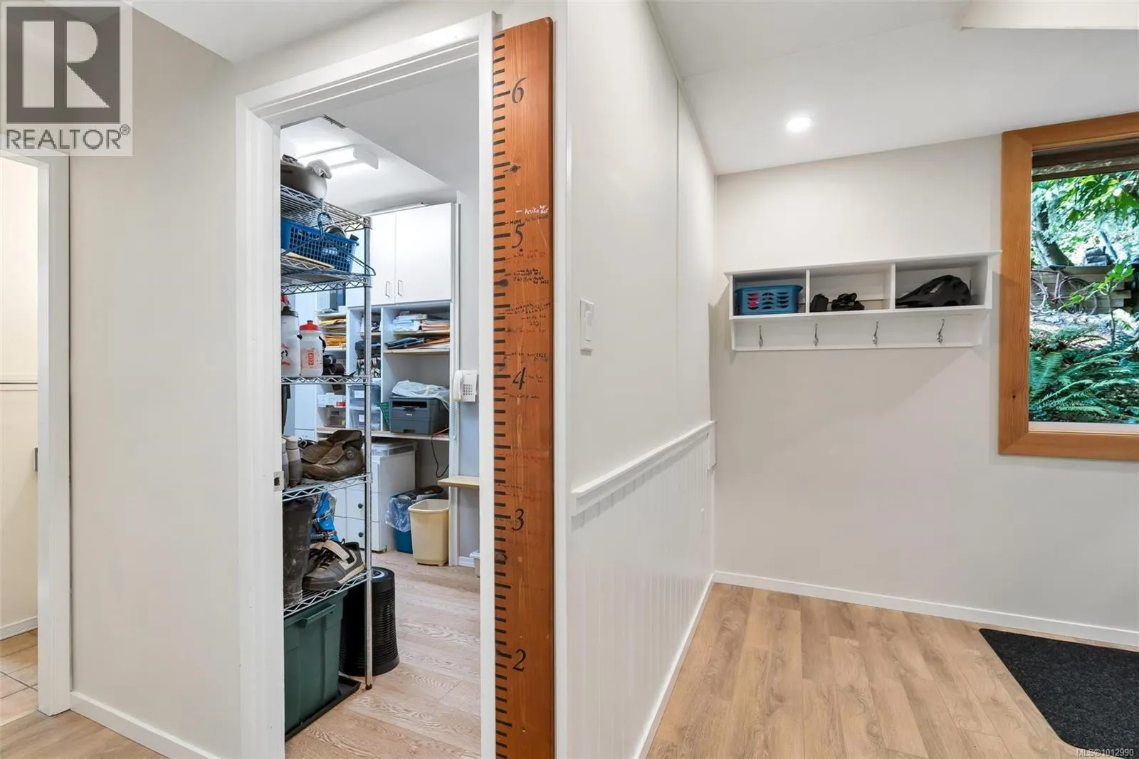 2920 Haliday Cres