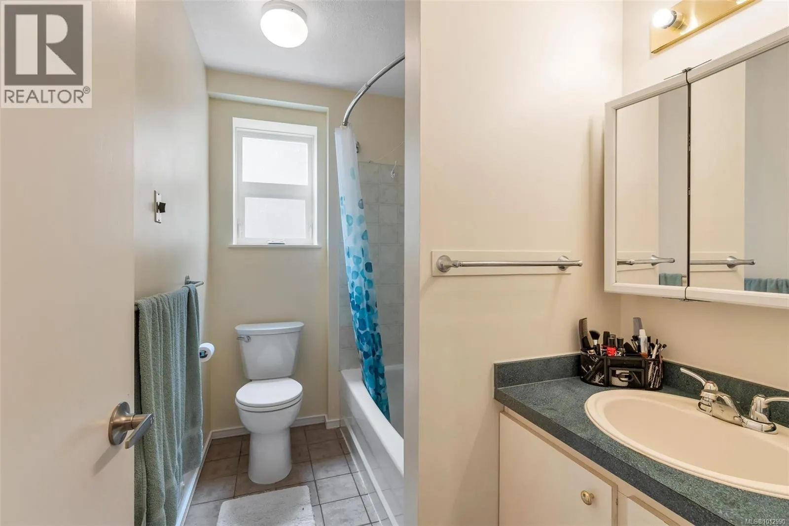 2920 Haliday Cres
