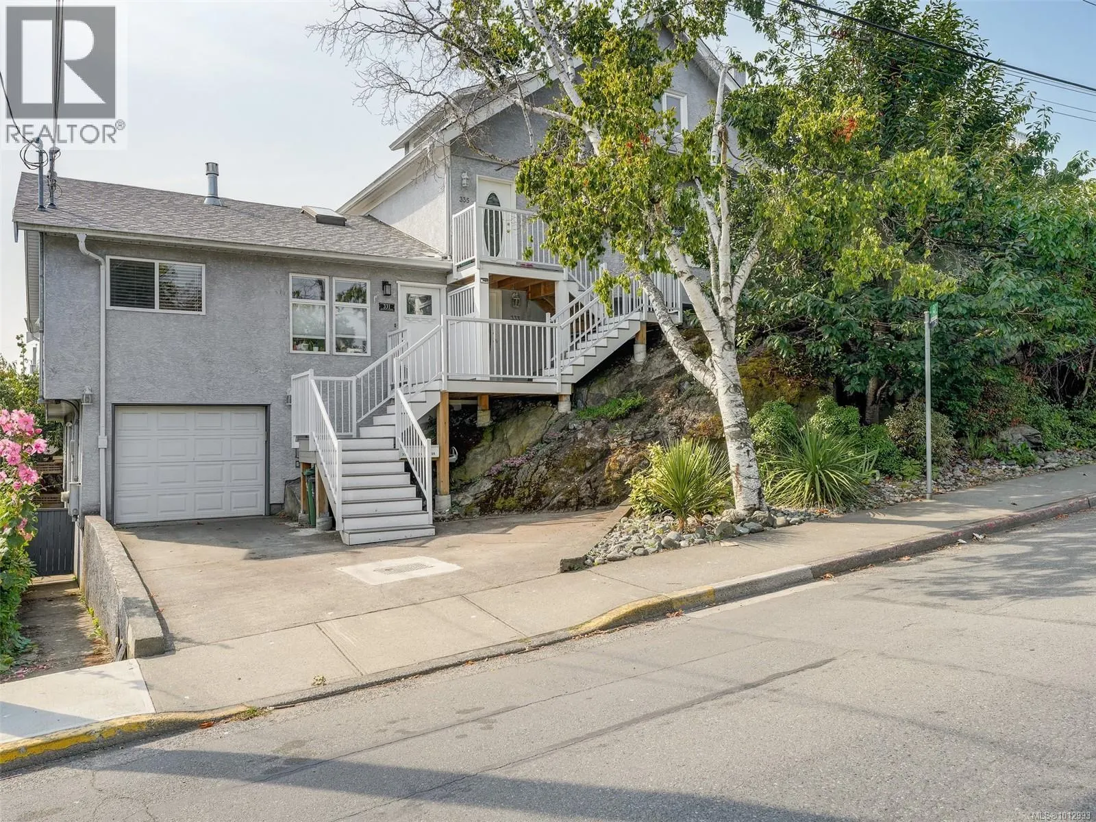 335 Wilson St