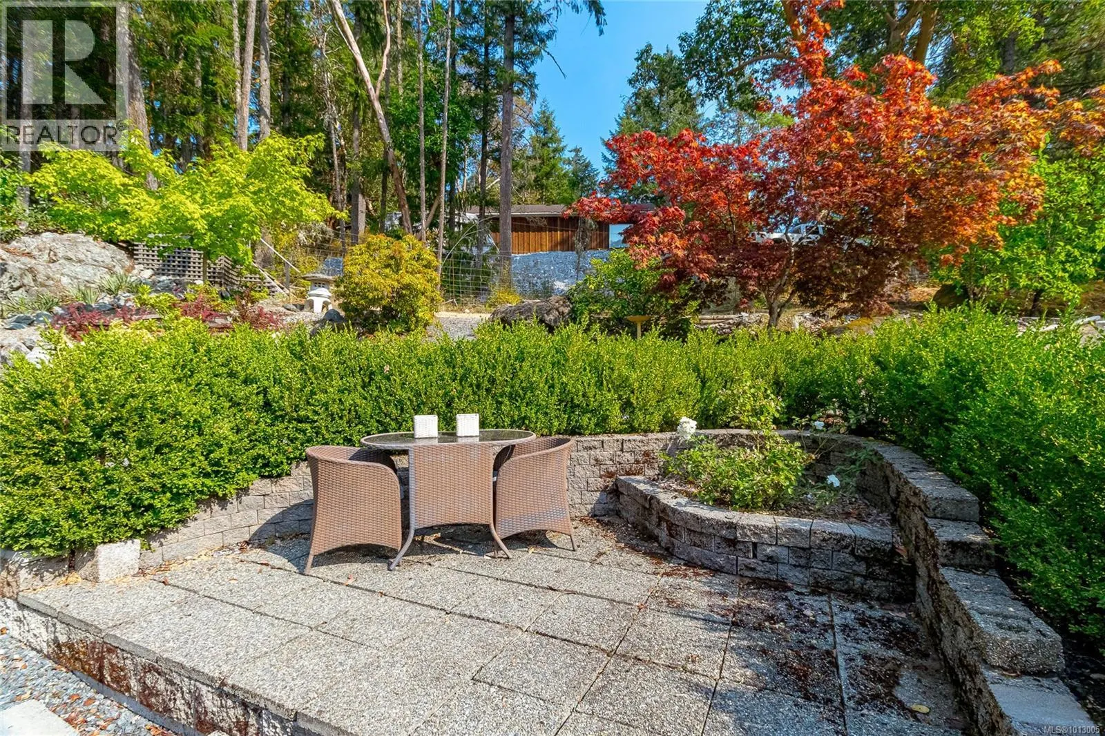 2411 Renfrew Rd