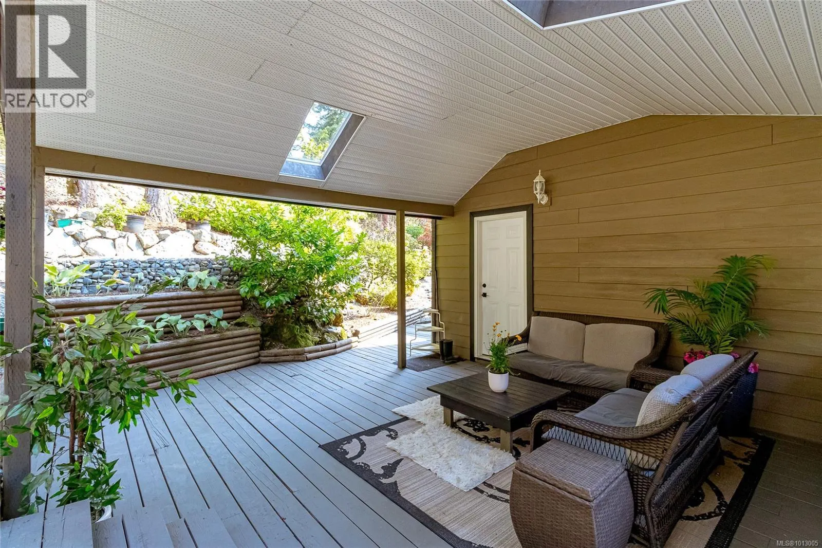 2411 Renfrew Rd