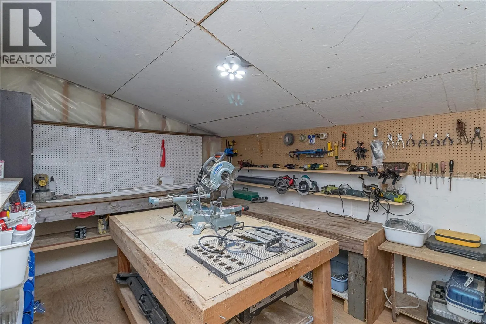2411 Renfrew Rd