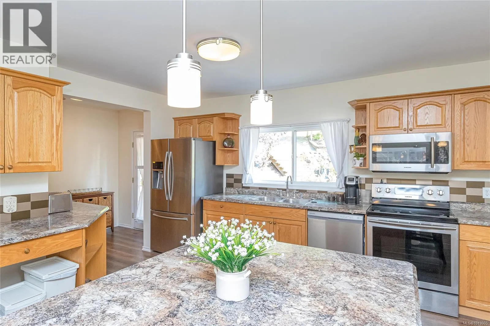 2411 Renfrew Rd