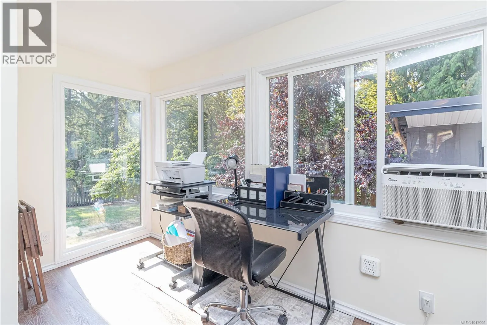 2411 Renfrew Rd