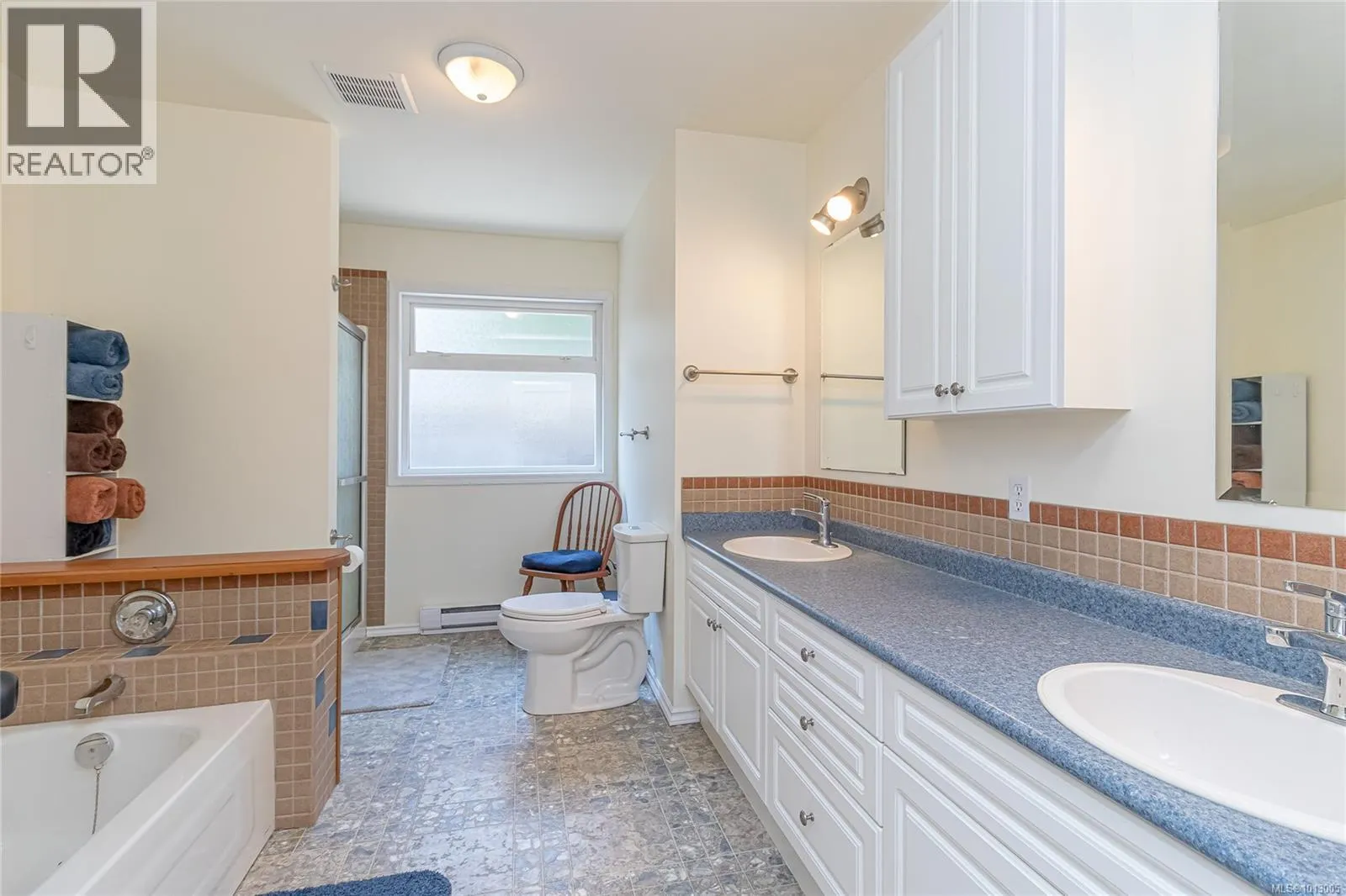 2411 Renfrew Rd