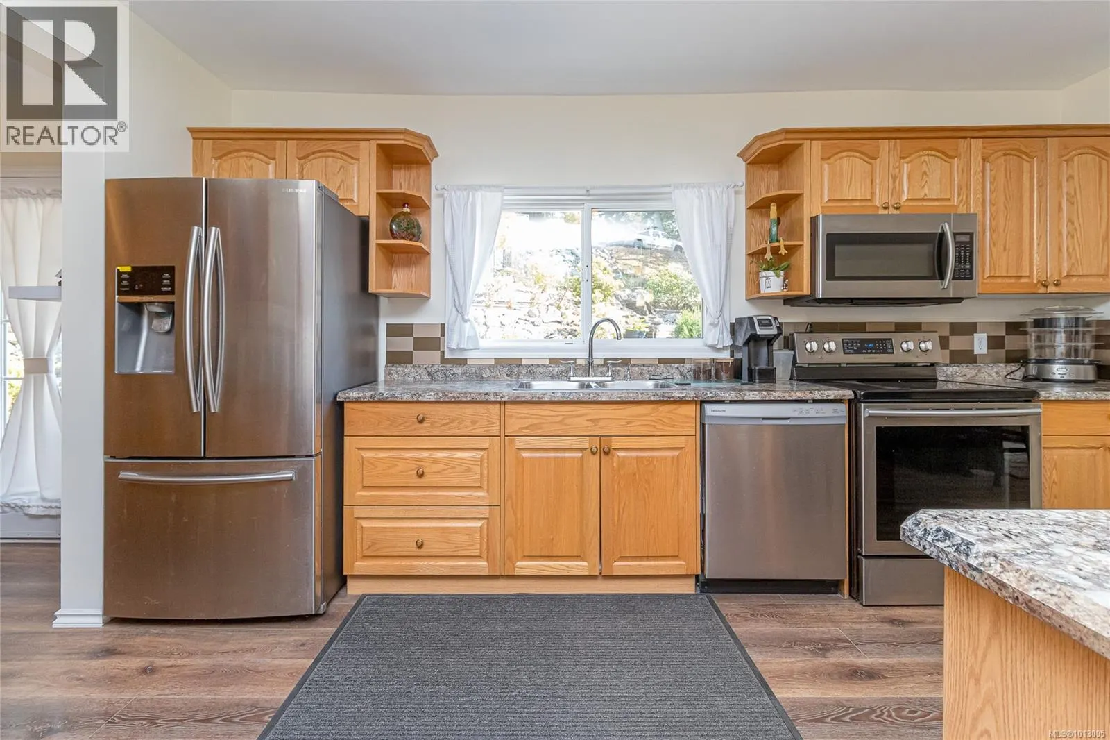 2411 Renfrew Rd