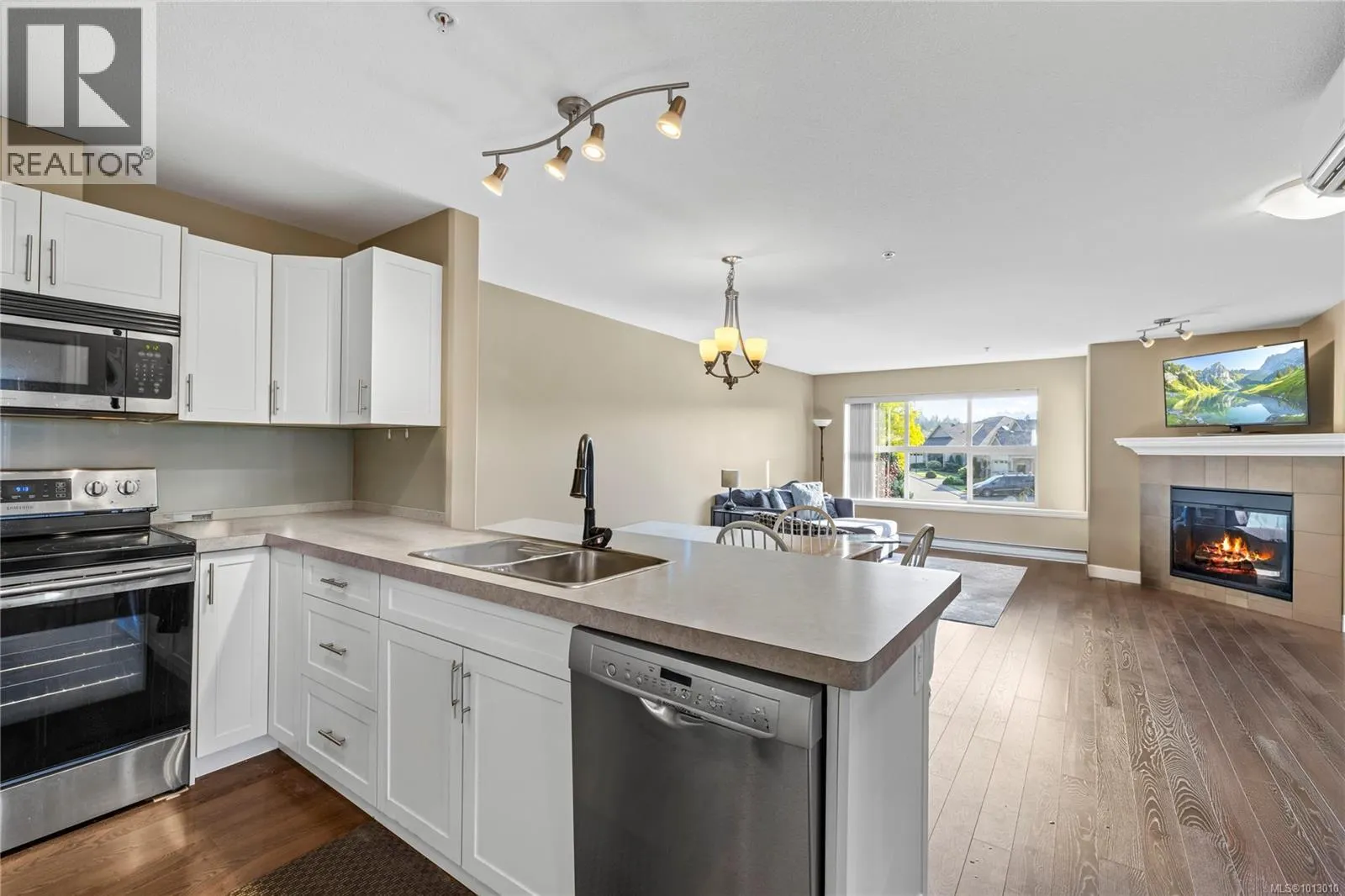 201 5945 Kaden Pl