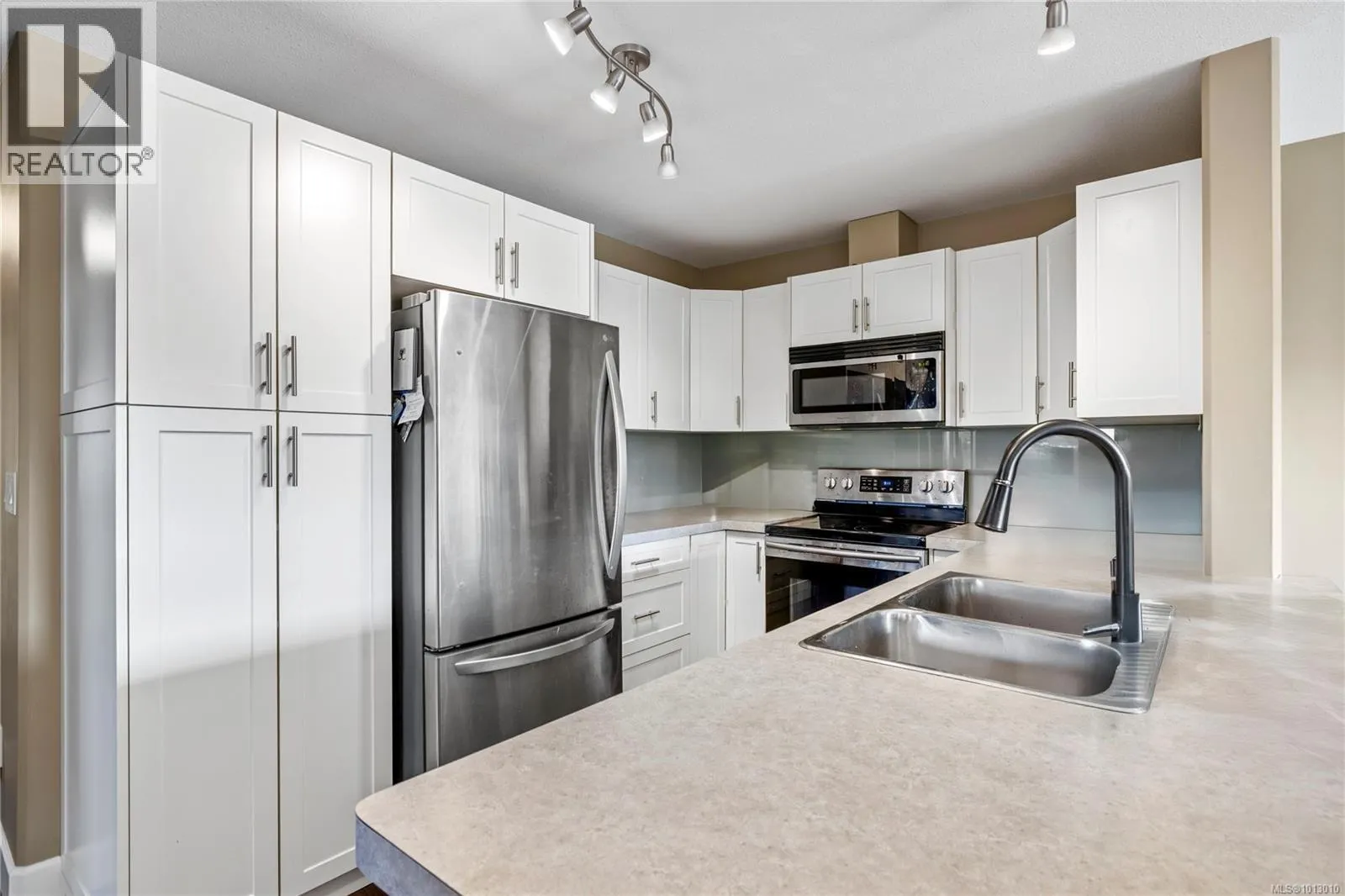 201 5945 Kaden Pl