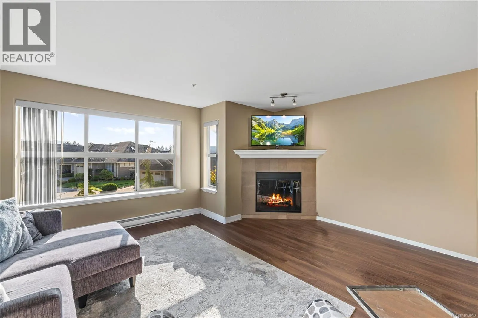 201 5945 Kaden Pl