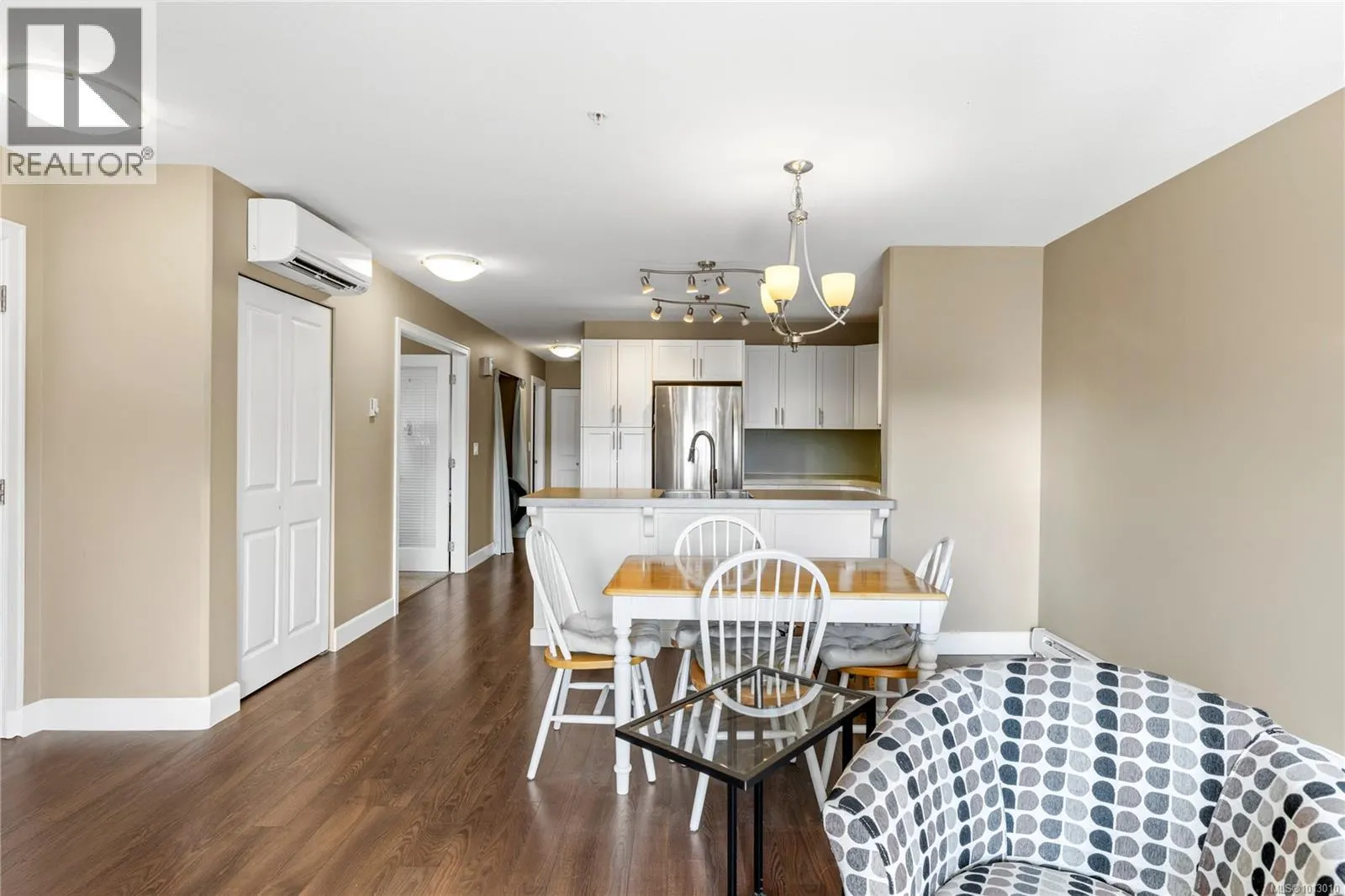201 5945 Kaden Pl
