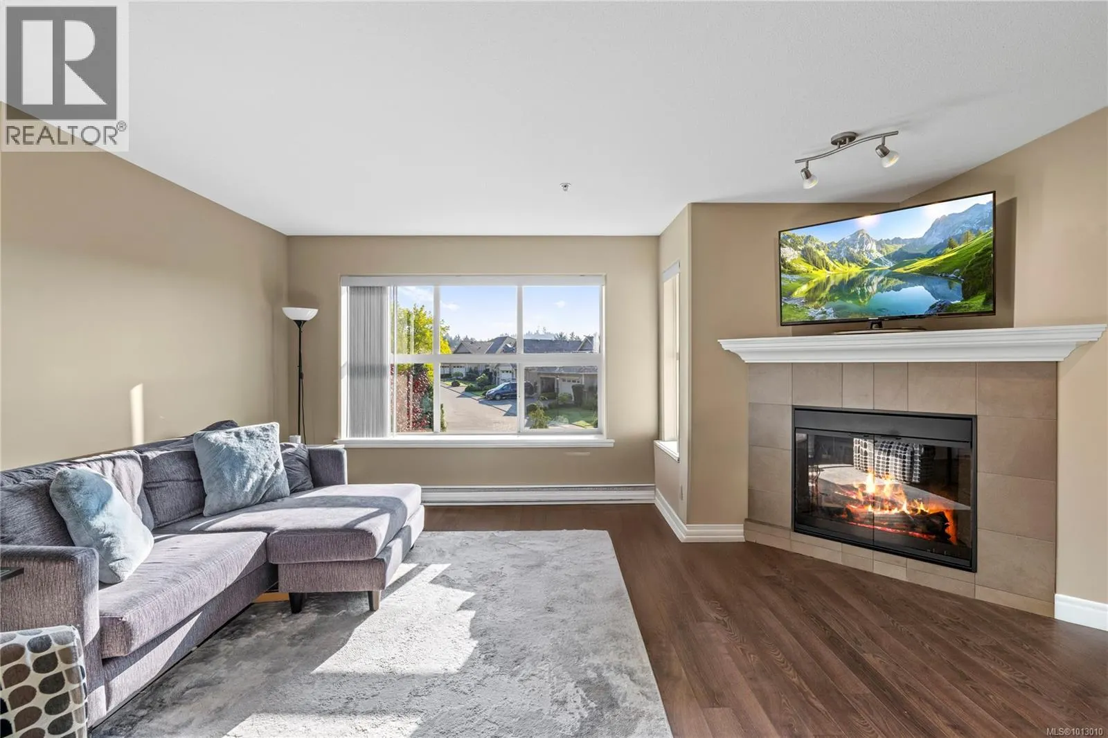201 5945 Kaden Pl