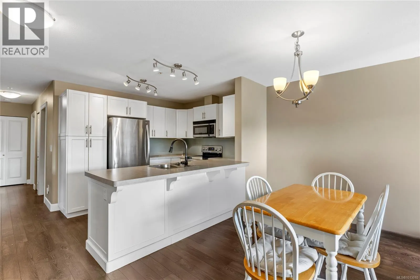 201 5945 Kaden Pl