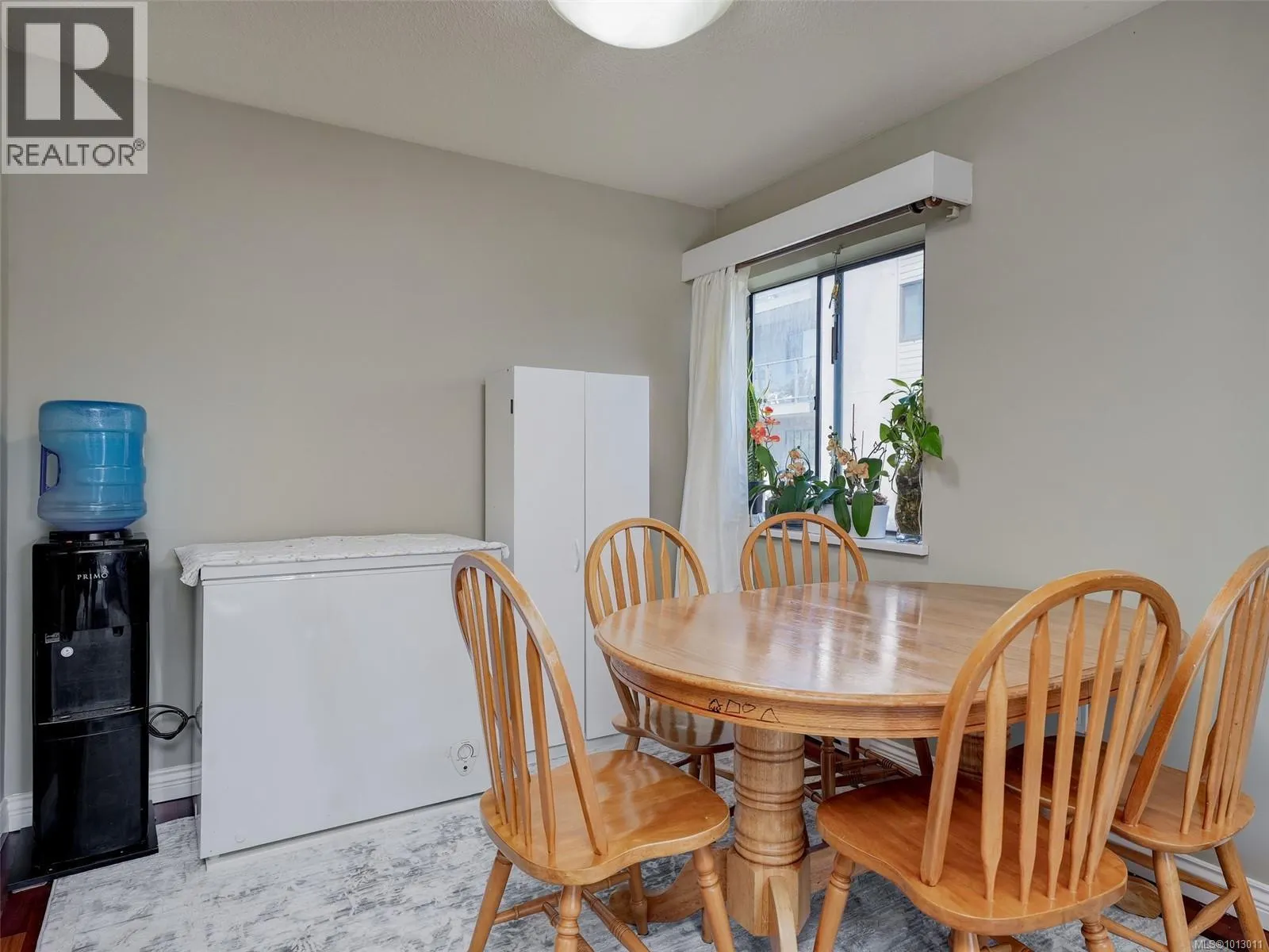 203 2747 Quadra St