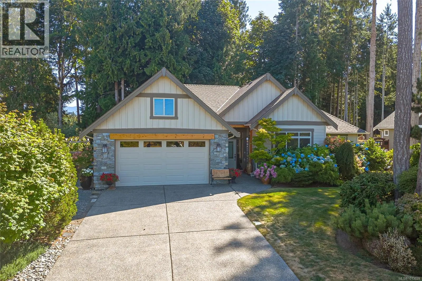 3888 Creekside Dr