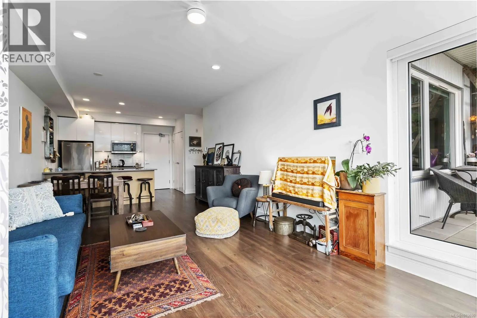310 1311 Lakepoint Way