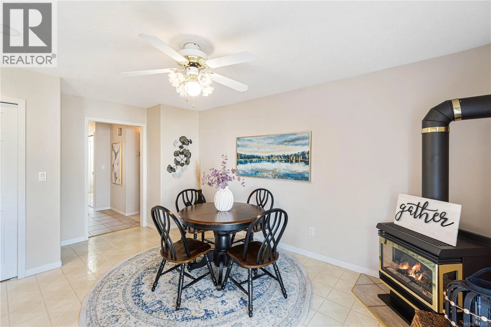 587 Hawthorne Rise