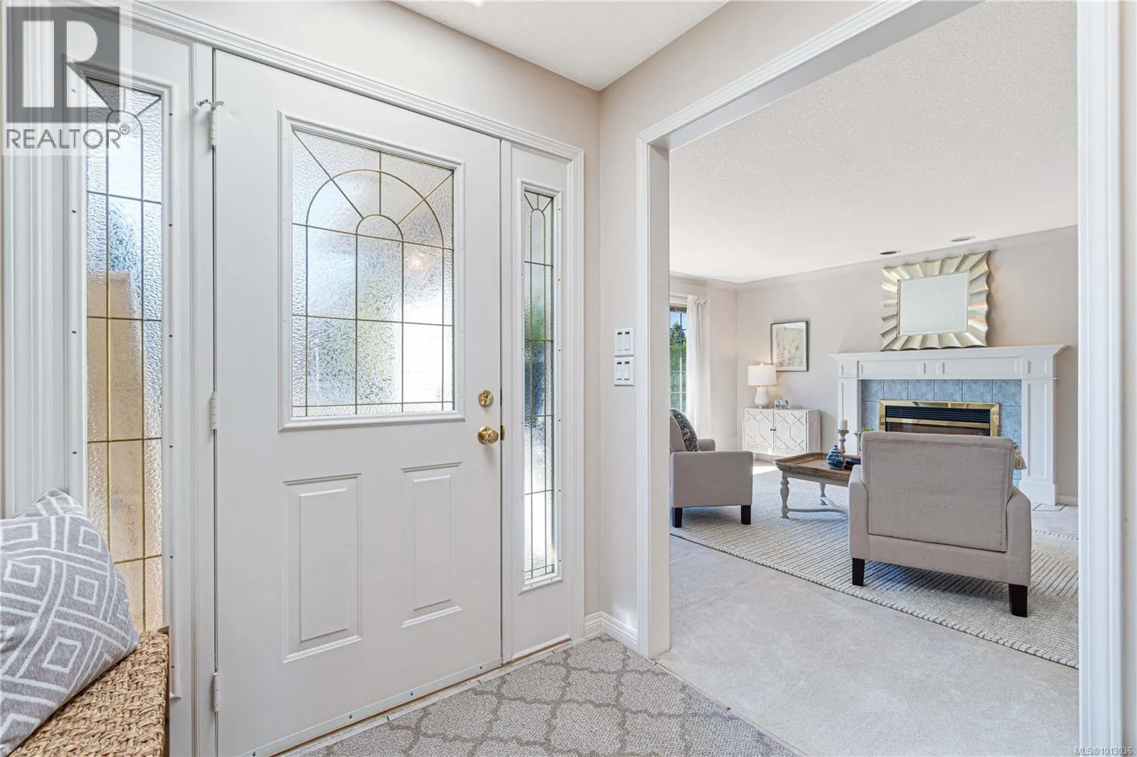 587 Hawthorne Rise