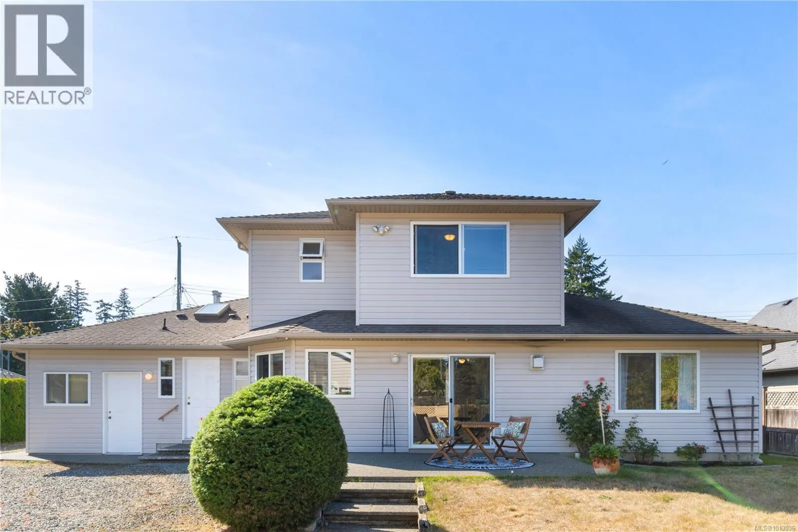 587 Hawthorne Rise