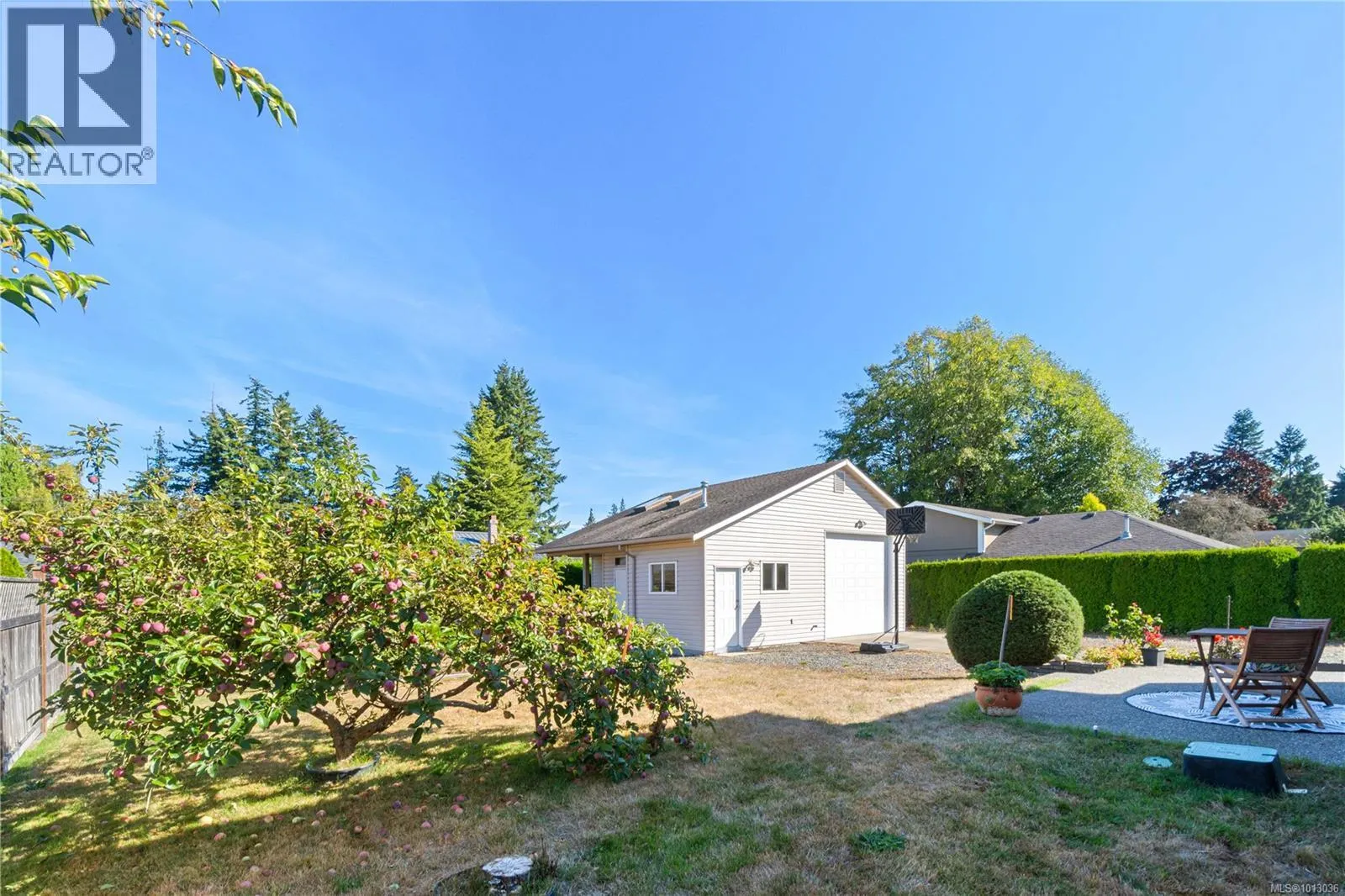587 Hawthorne Rise