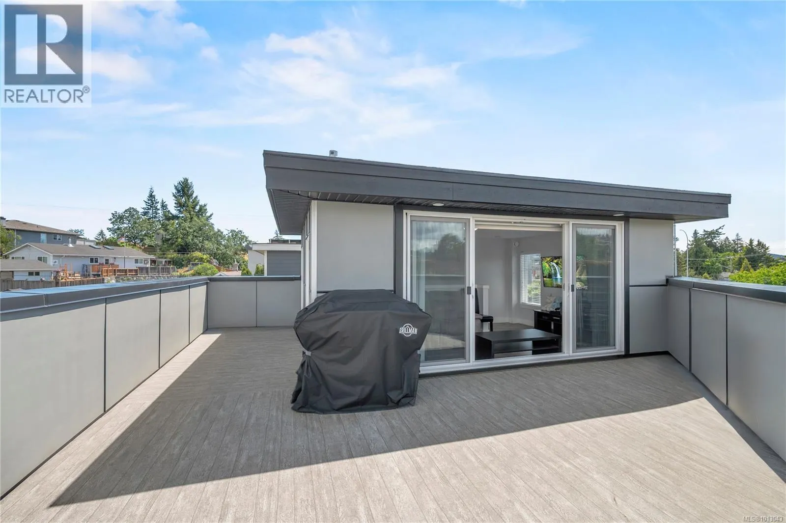 701 Strandlund Ave