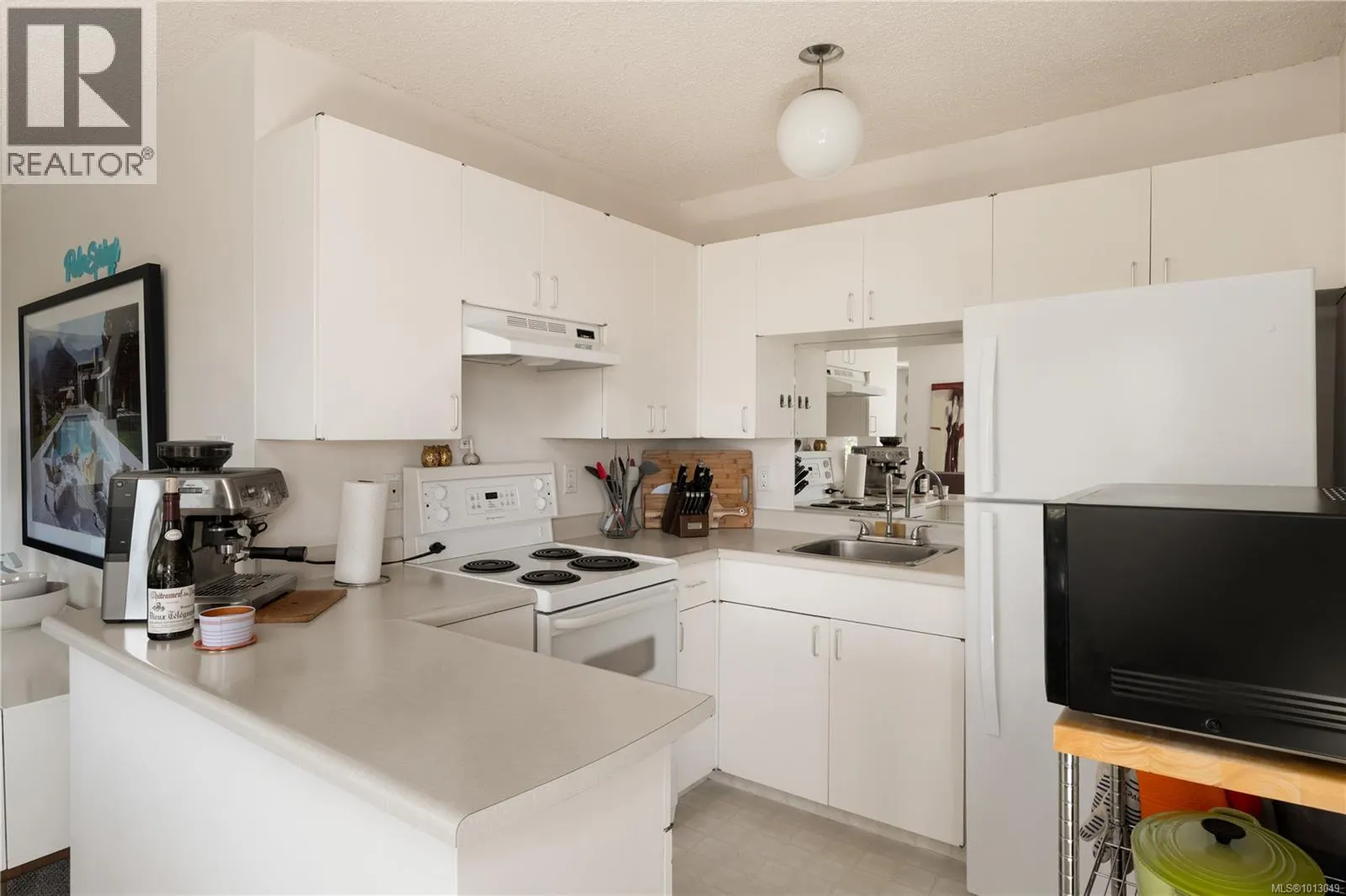 711 Robleda Cres