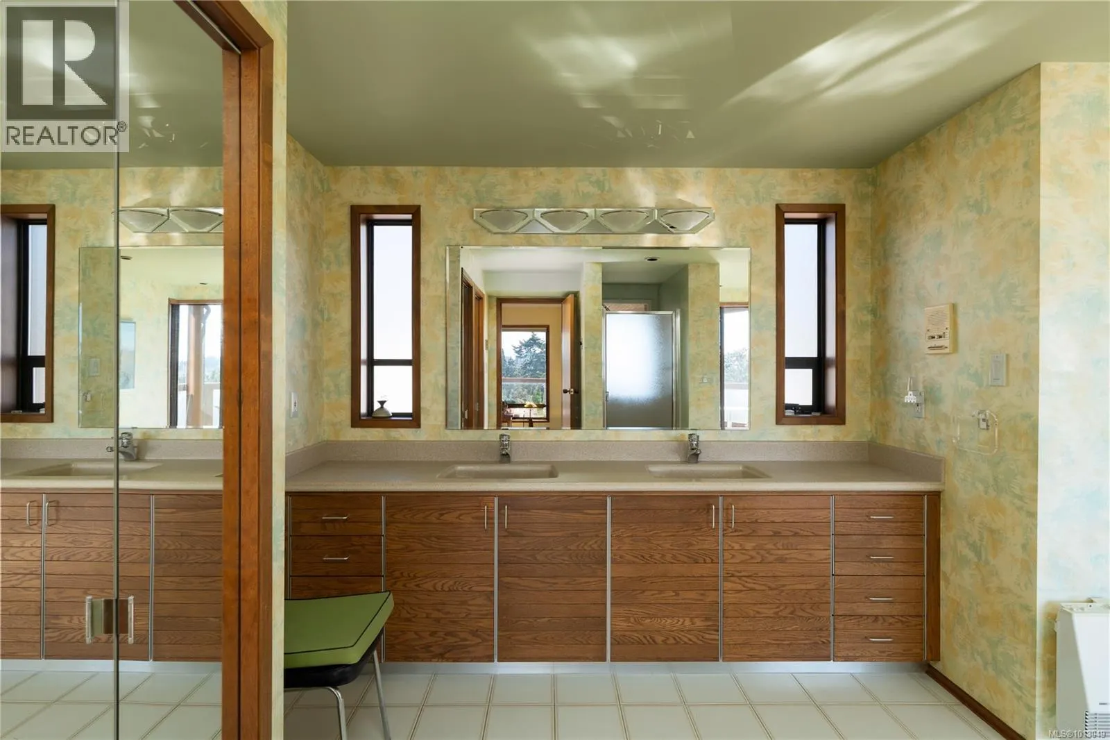 711 Robleda Cres