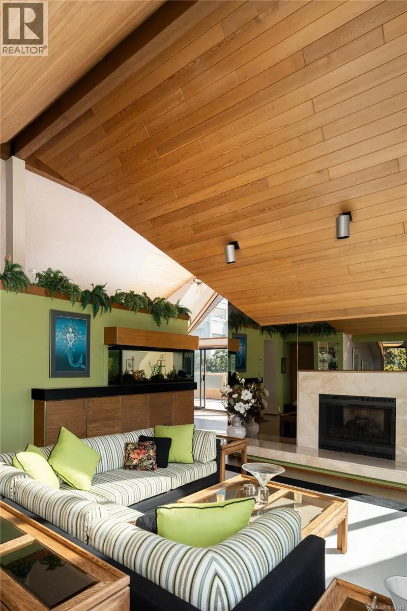 711 Robleda Cres