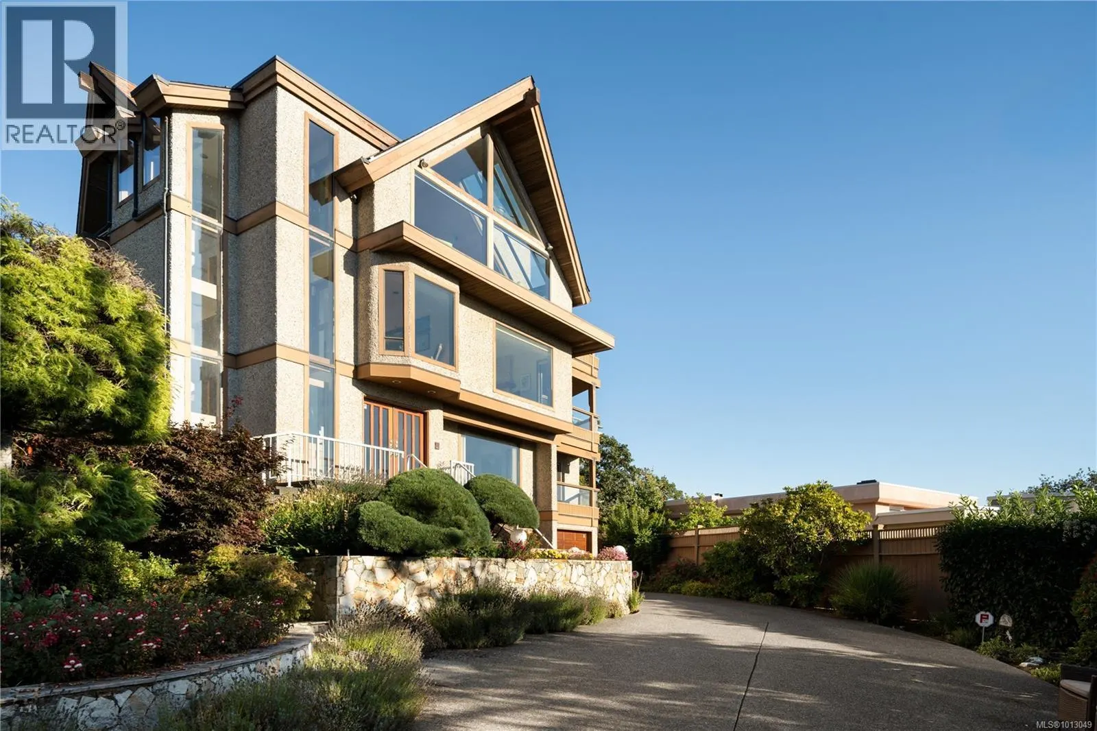 711 Robleda Cres