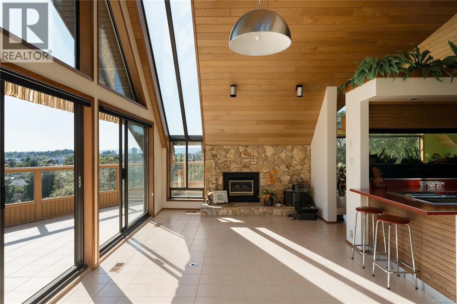 711 Robleda Cres