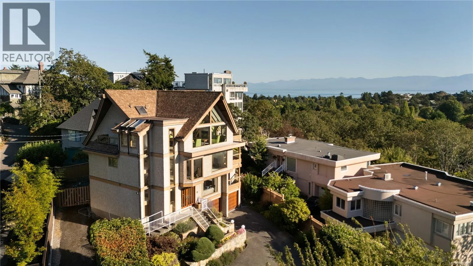 711 Robleda Cres