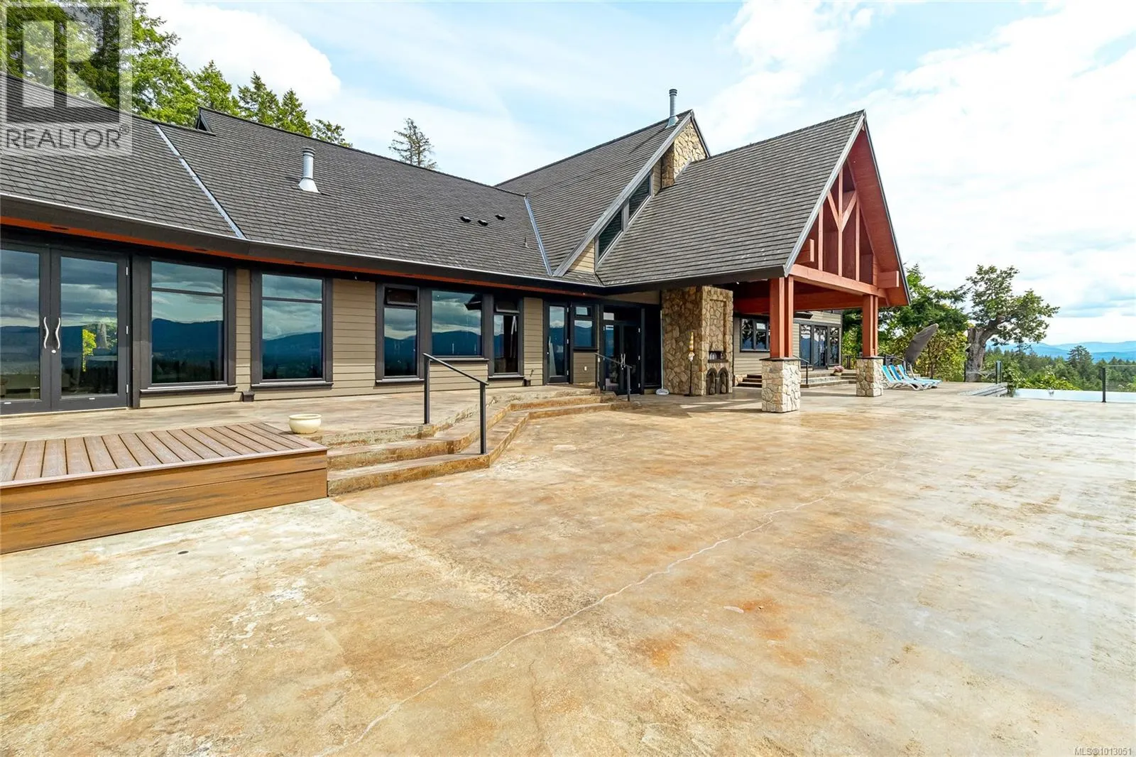 1 6222 Lower Chippewa Rd