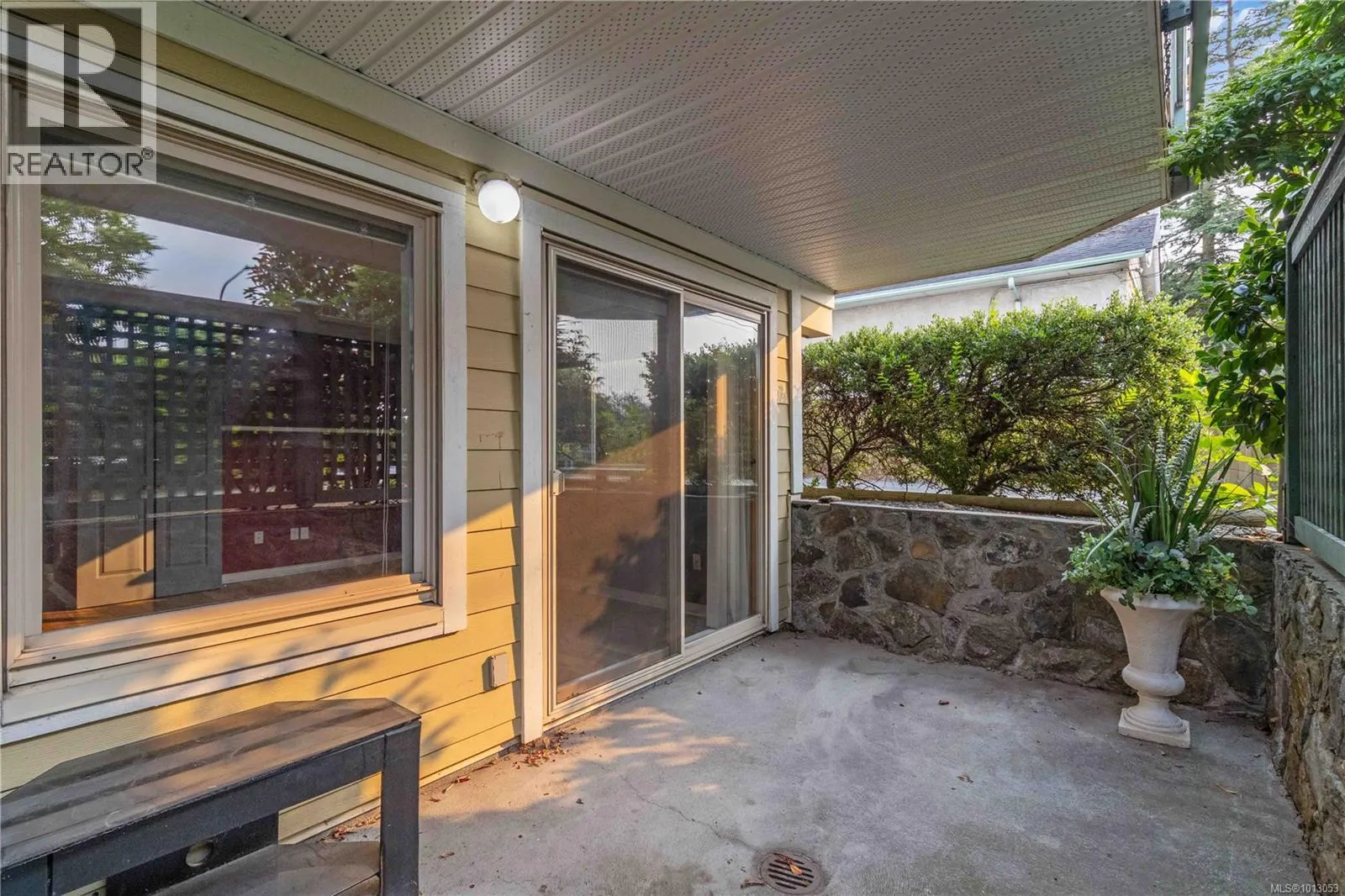104 3157 Tillicum Rd