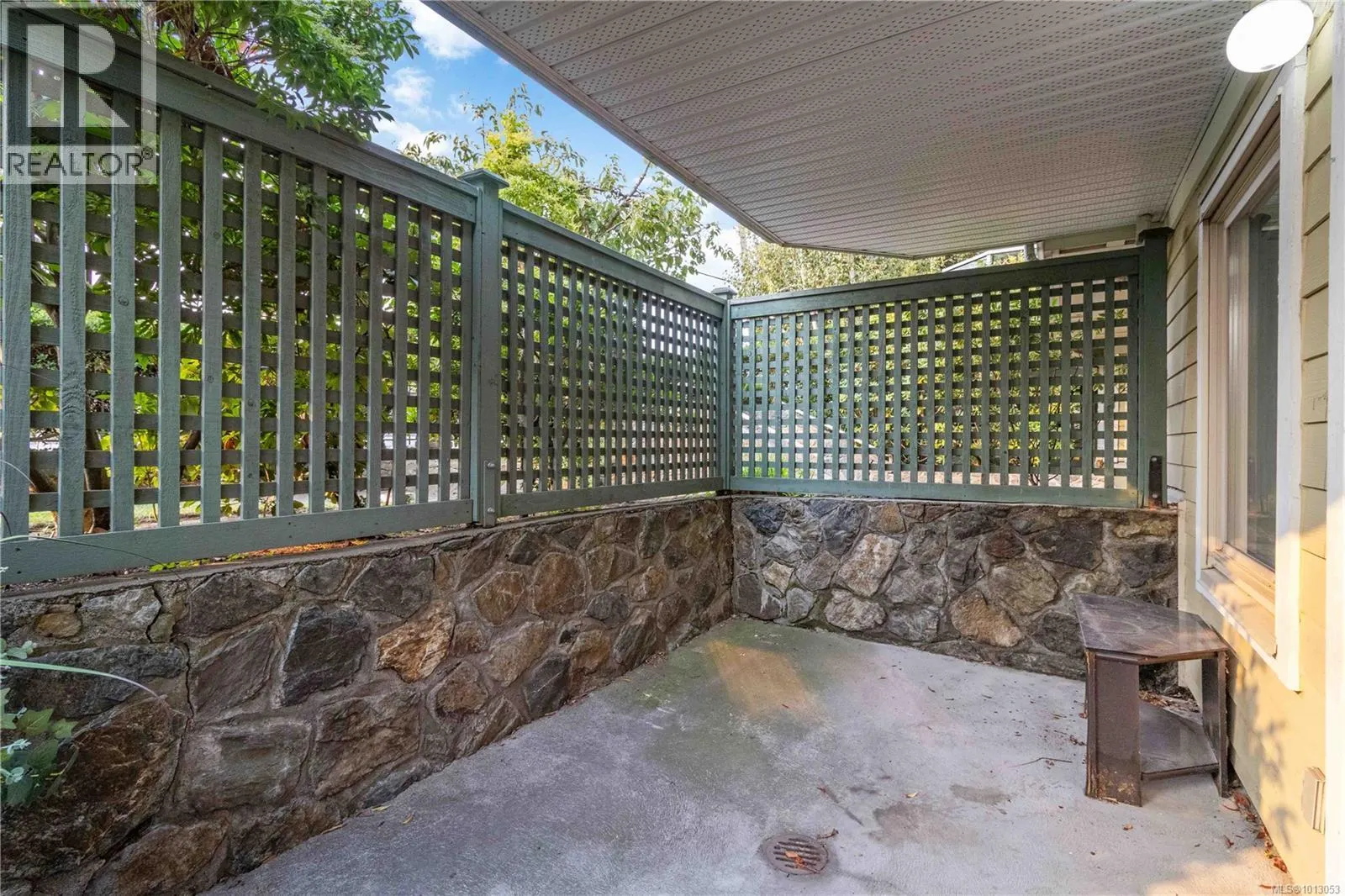 104 3157 Tillicum Rd