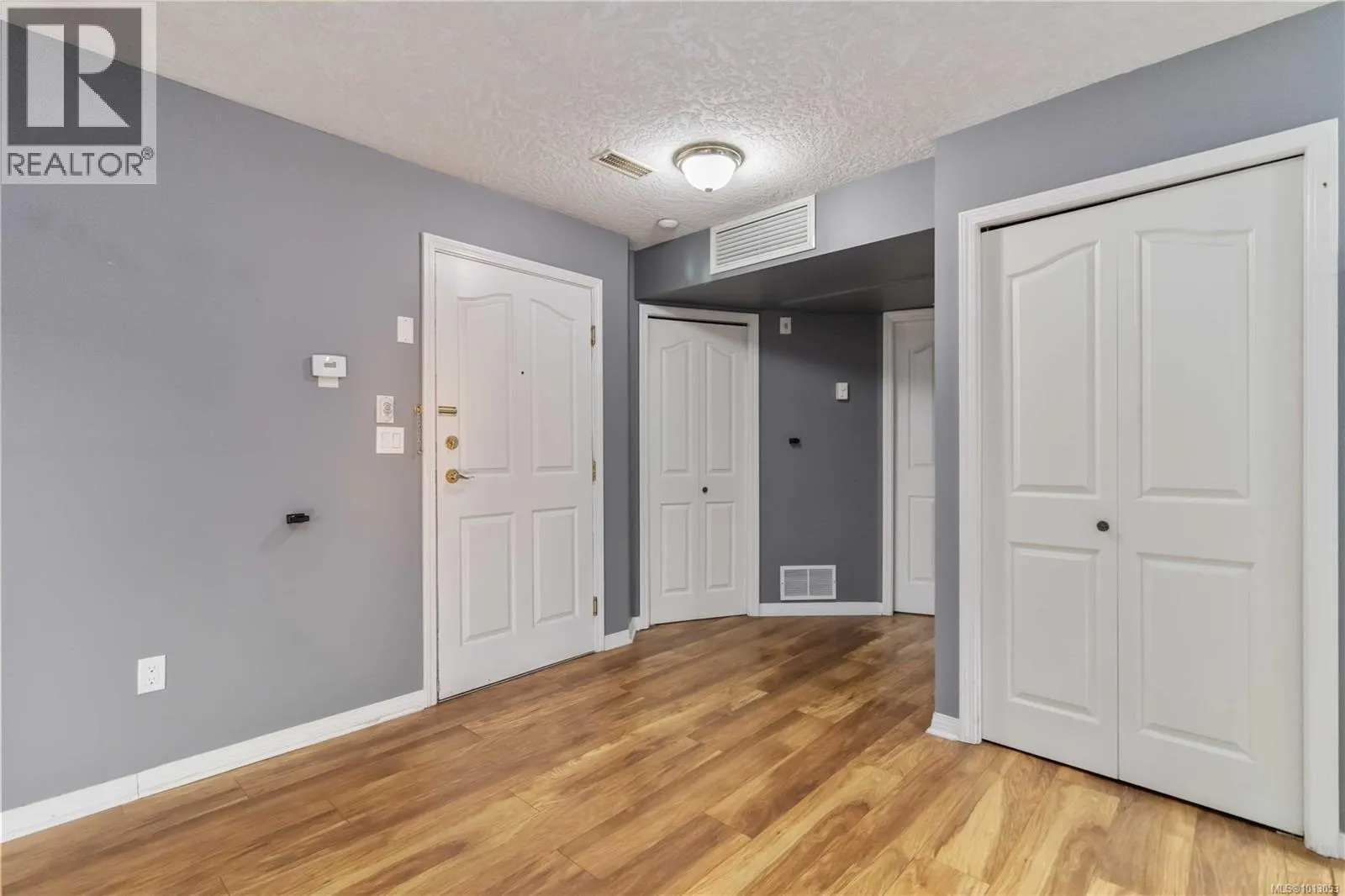 104 3157 Tillicum Rd