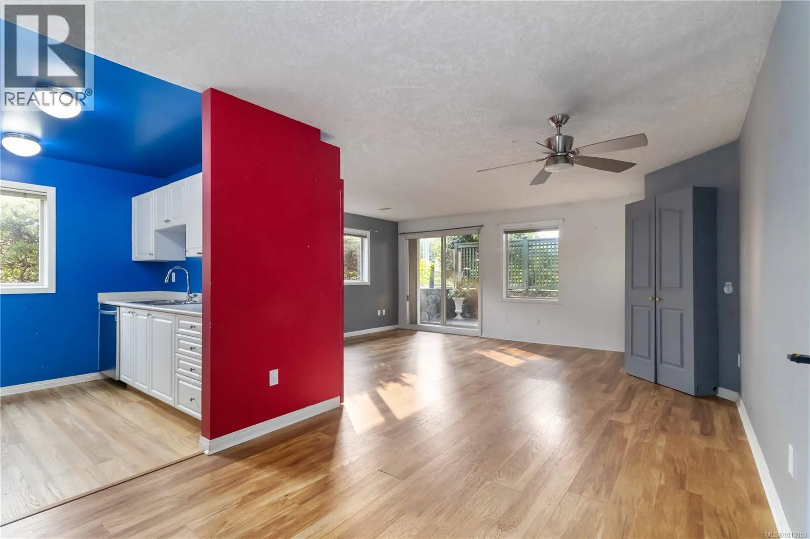 104 3157 Tillicum Rd