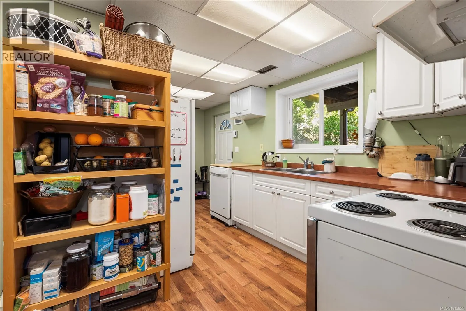 4037 Zinnia Rd