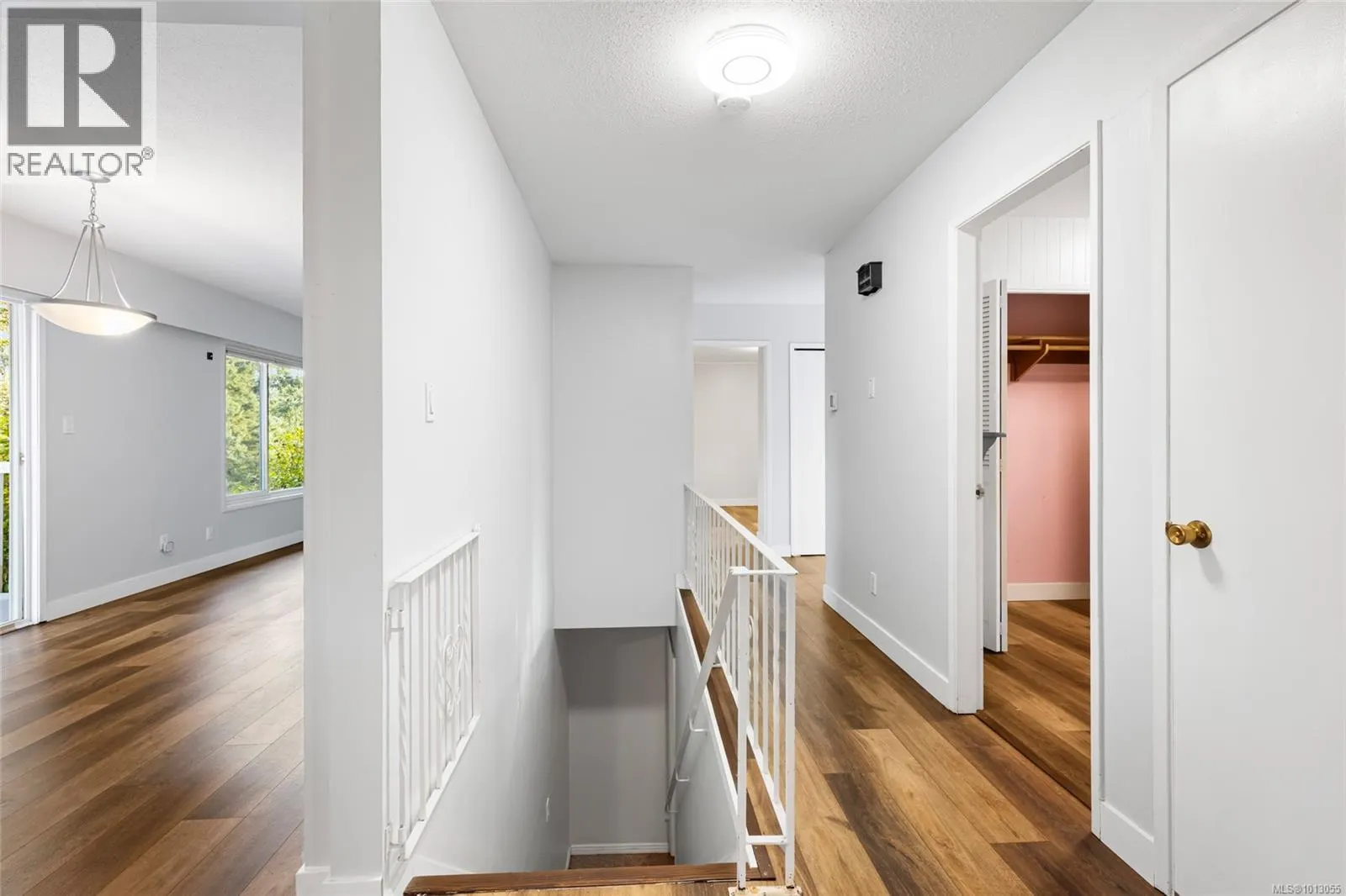 4037 Zinnia Rd